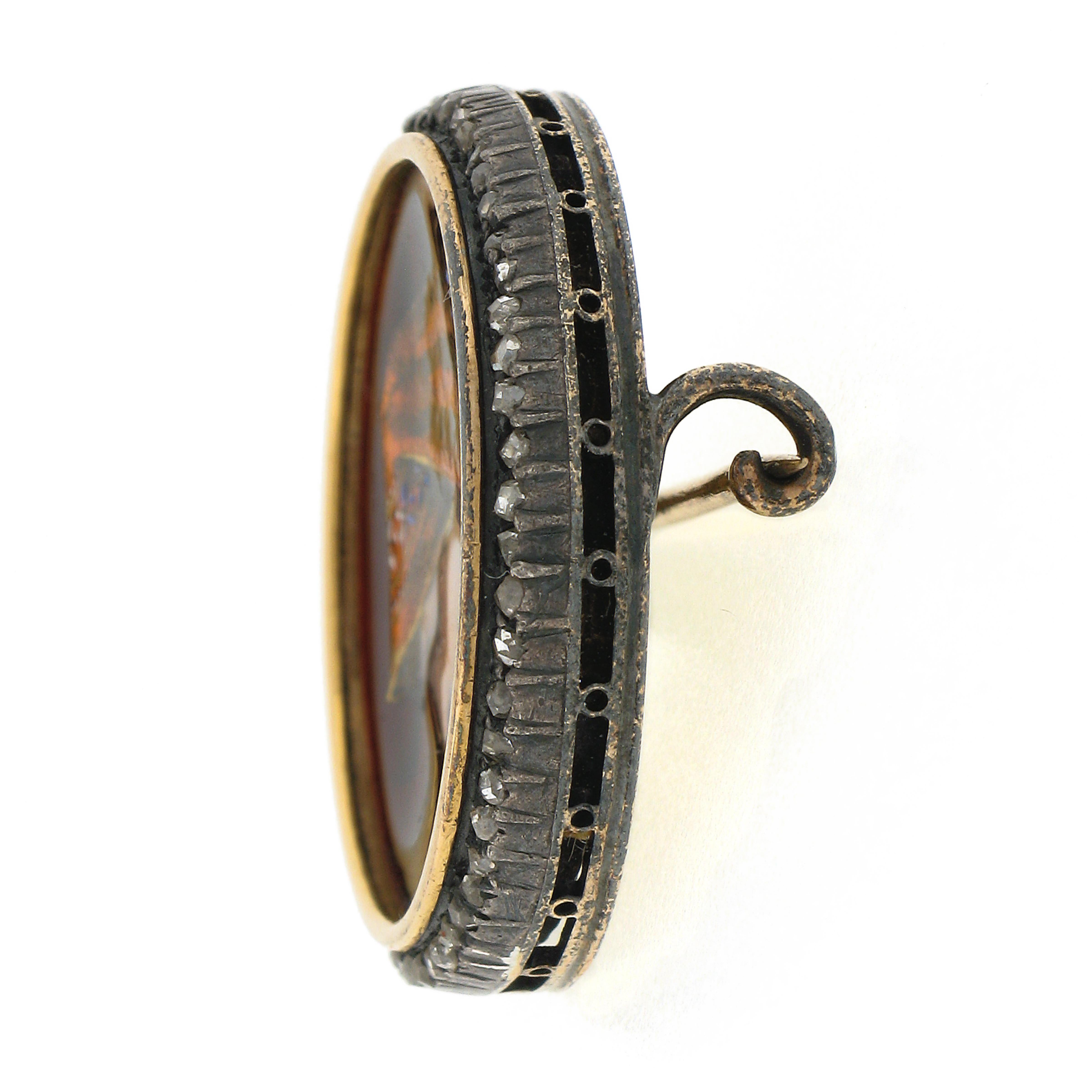 Antiguo broche con marco de diamantes talla antigua y retrato esmaltado a mano en oro de 18 quilates y plata en Bueno estado para la venta en Montclair, NJ