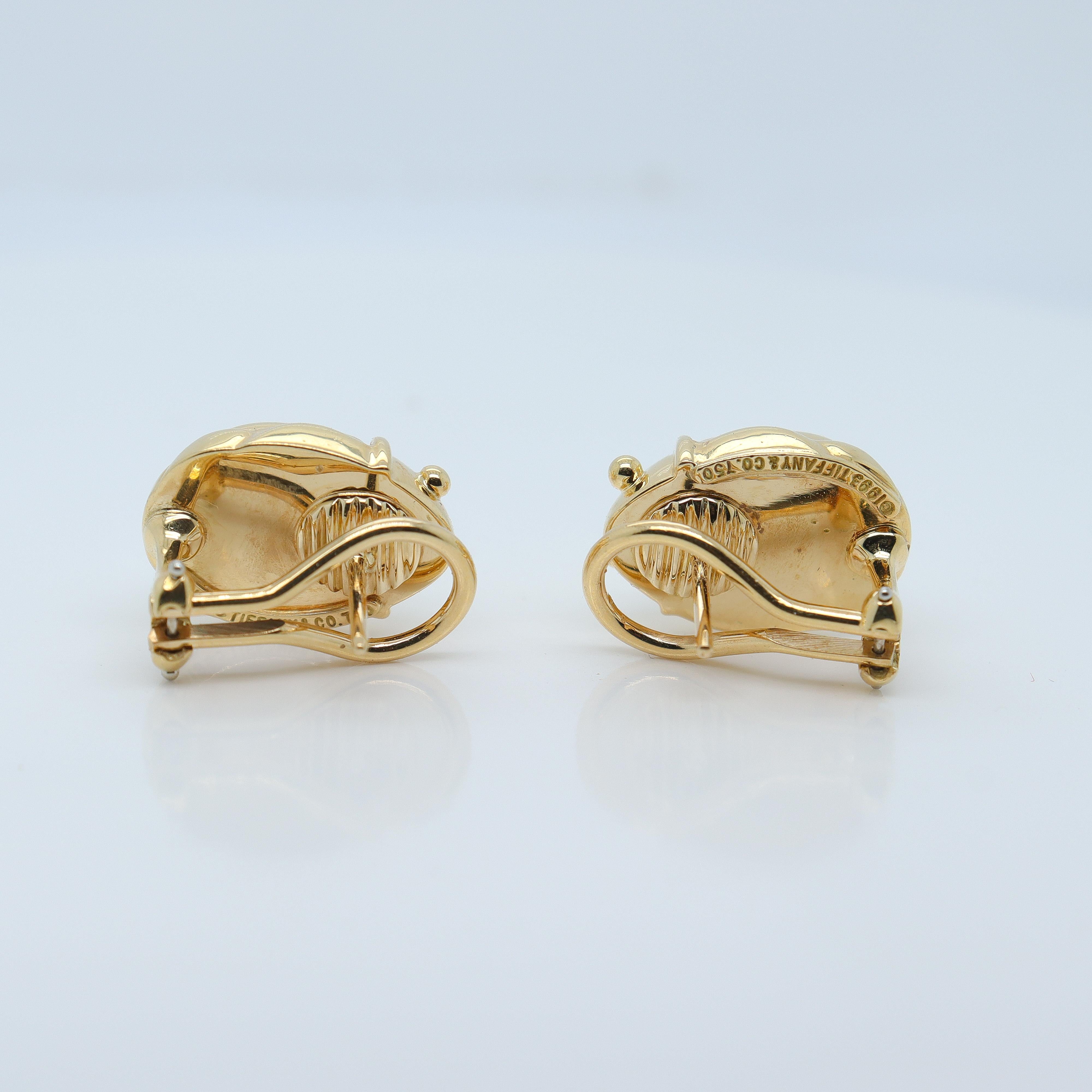 Antique 18k Gold Tiffany & Co. Scarab Beetle Omega Clip Earrings In Good Condition In Philadelphia, PA