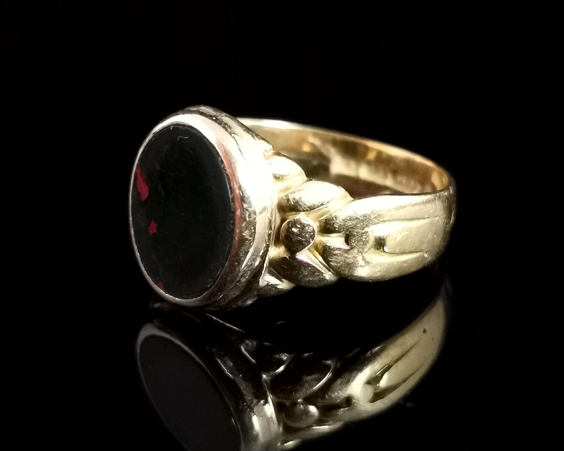 Women's or Men's Antique 18k Gold Yellow Gold Bloodstone Signet Ring