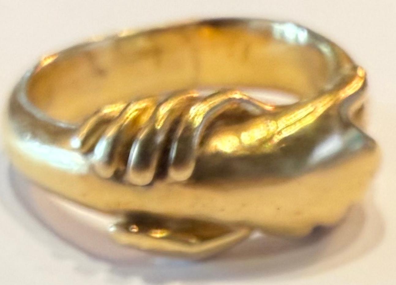 Antique 18K fede friendship ring circa 1880 In Excellent Condition For Sale In Baltimore, MD