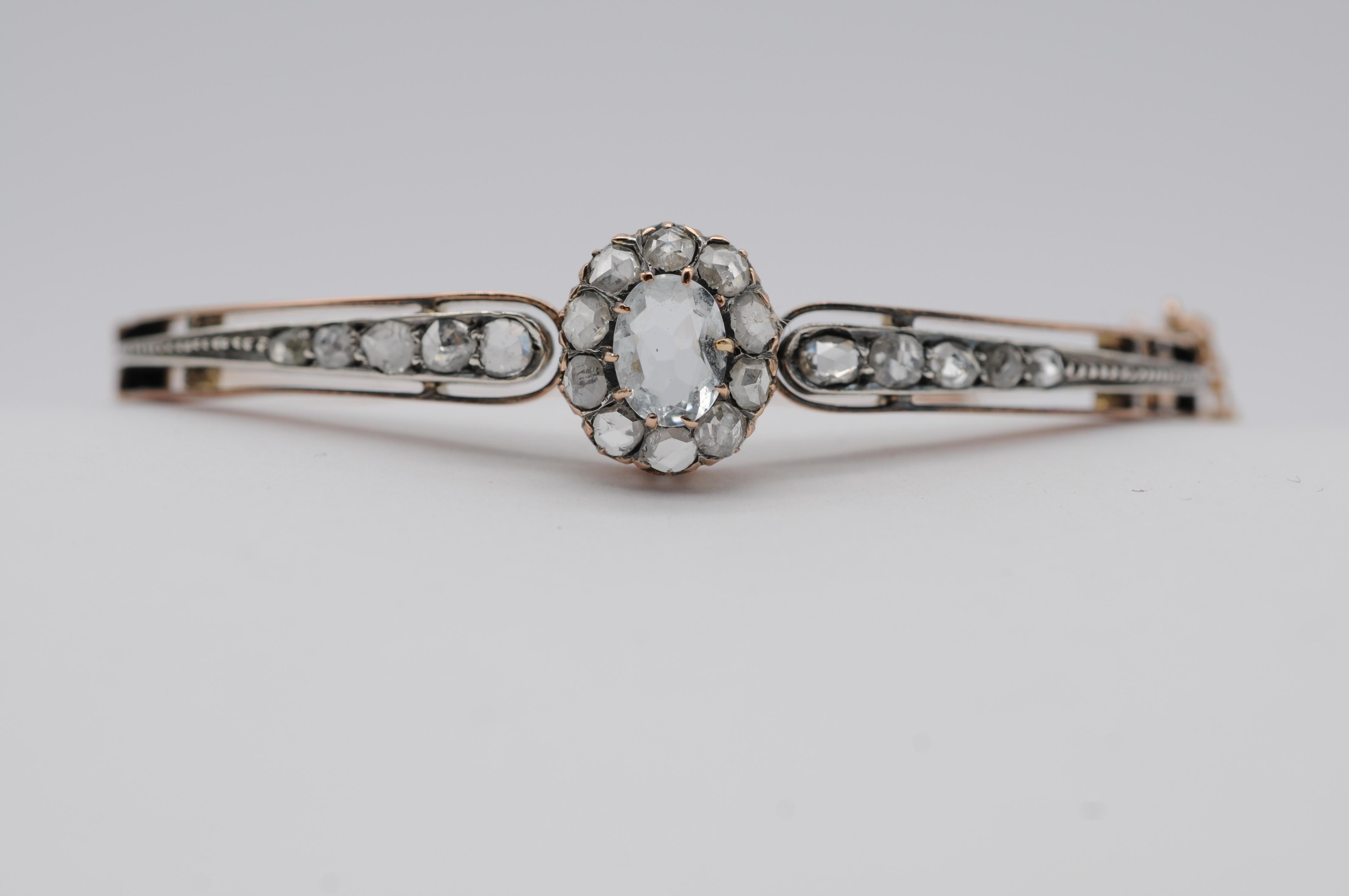 Mouvement esthétique Bracelet ancien en or rose 18 carats avec aigue-marine de taille ancienne et diamants en vente