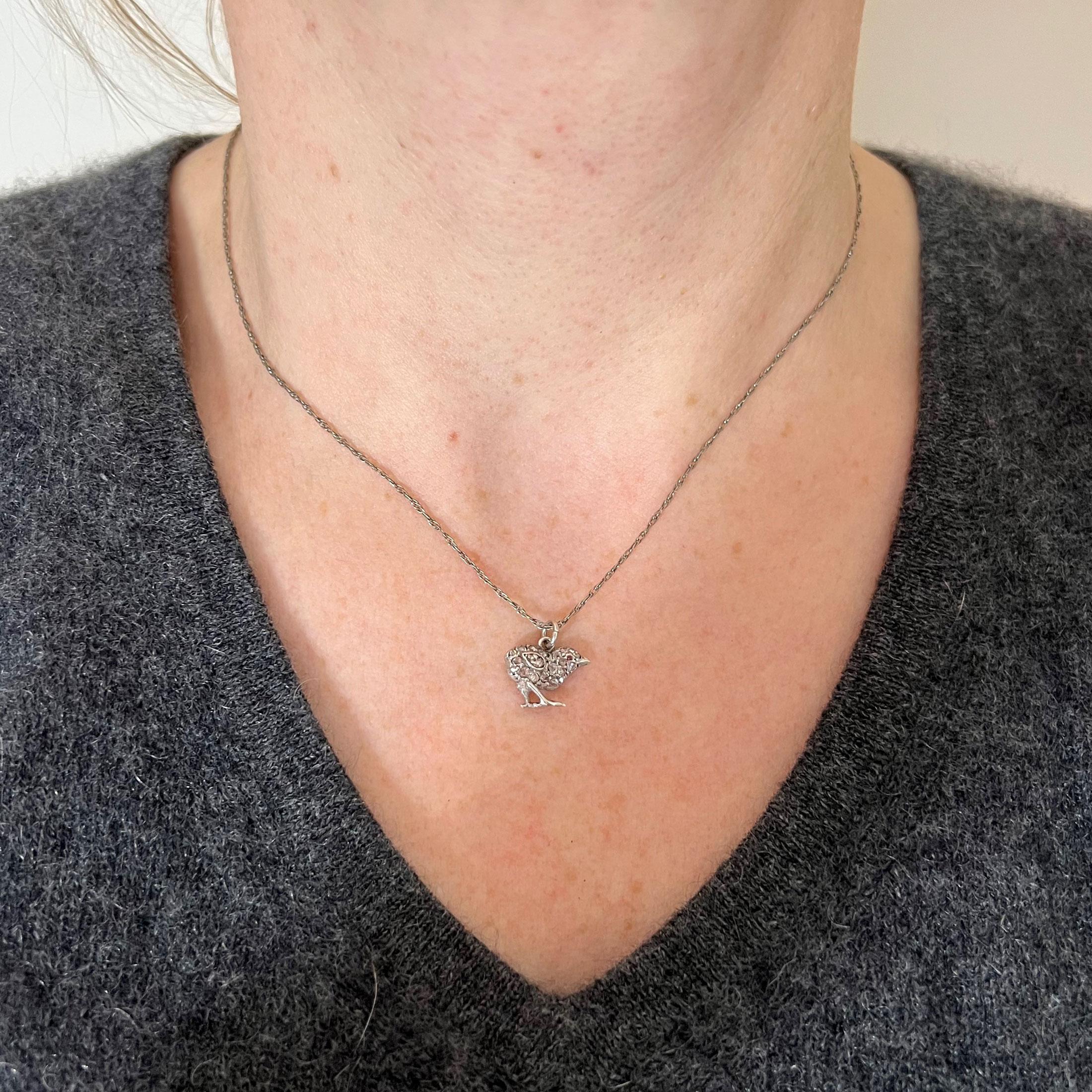 Ciondolo antico in oro rosa 18 carati, argento, rubino, diamante e pulcino In condizioni buone in vendita a London, GB