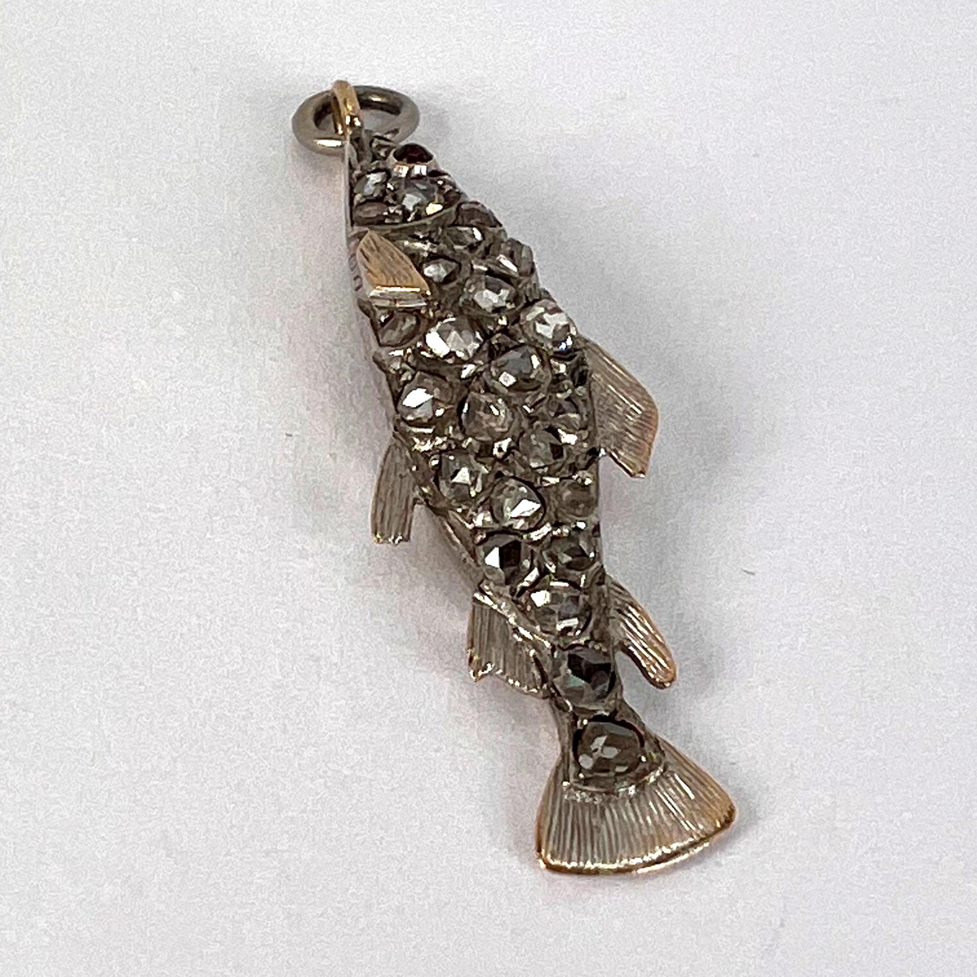 Pendentif ancien poisson en or rose 18 carats, argent, rubis et diamant en vente 9