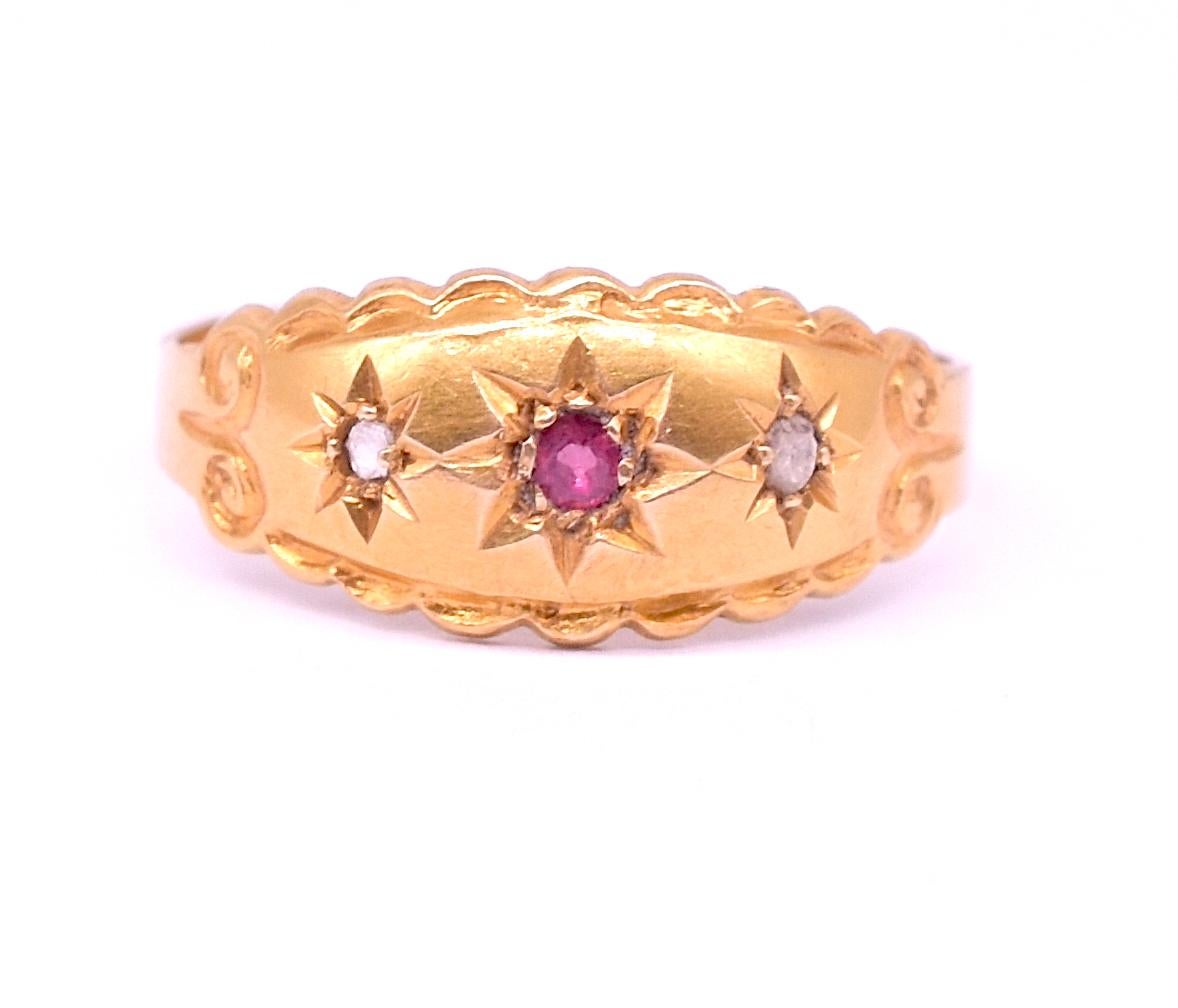 18K Star Ruby and Diamond Flush Mount Ring with Scalloped Gold Band, HM 1913 4