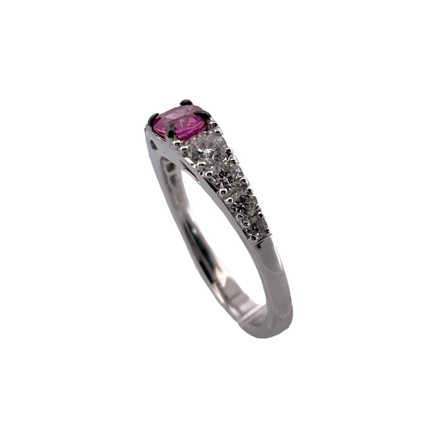 Modern Antique 18K Sapphire and Diamond Ring with Old Mine Cut Diamonds For Sale