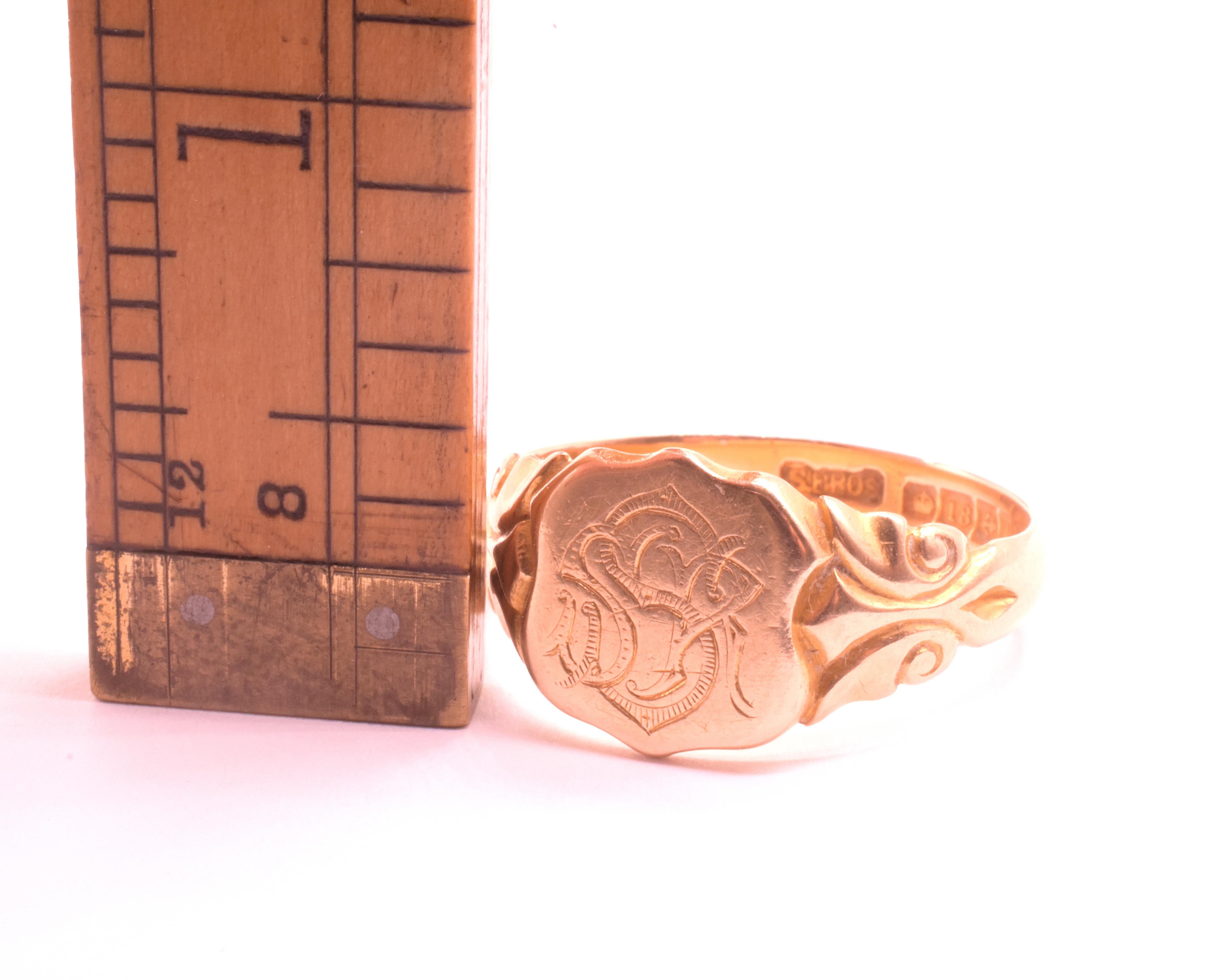 Antico anello con sigillo in 18 carati con iniziali monogrammi SSR e marchio di garanzia 1909 in vendita 2