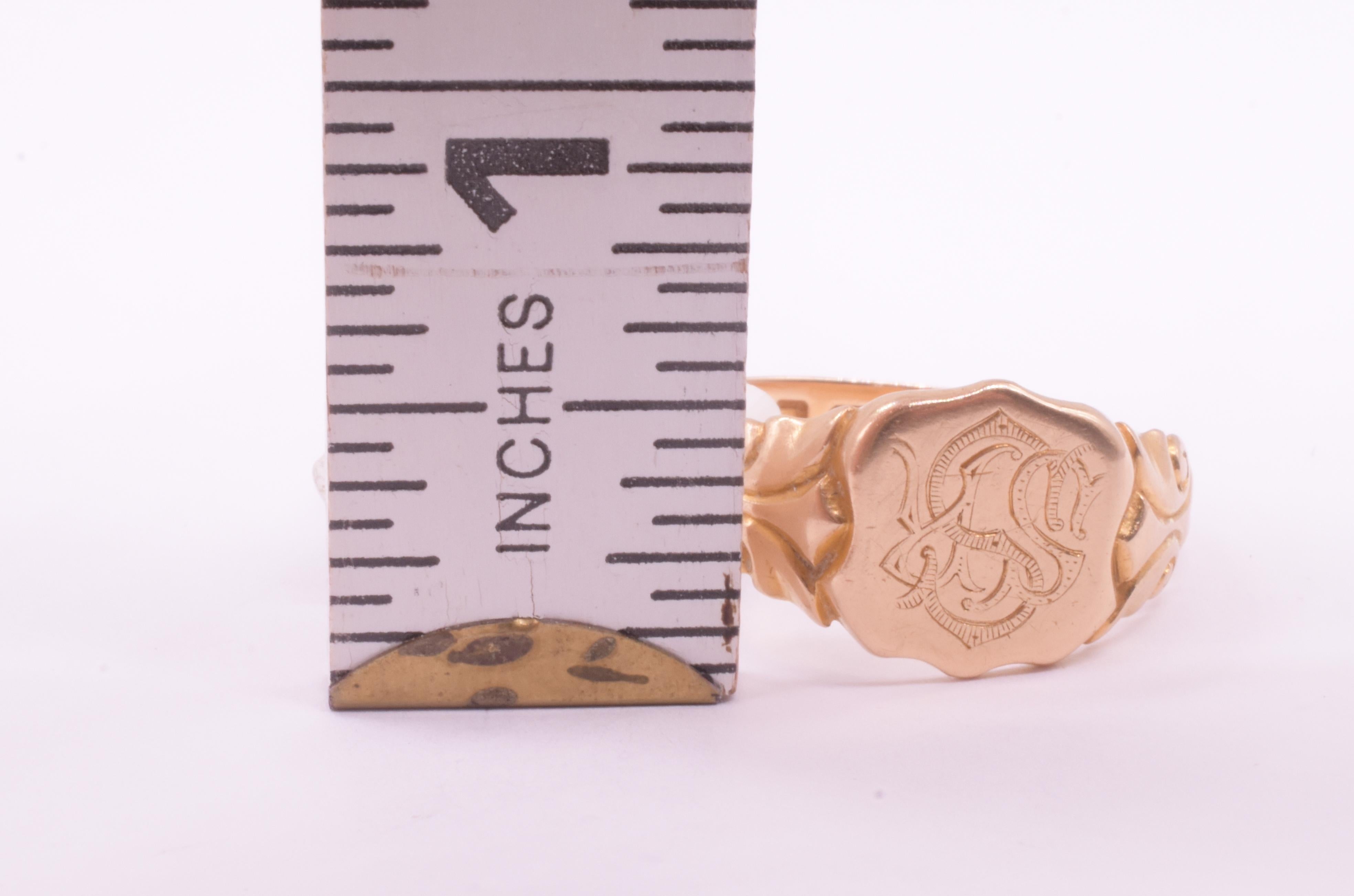 Antico anello con sigillo in 18 carati con iniziali monogrammi SSR e marchio di garanzia 1909 in vendita 3