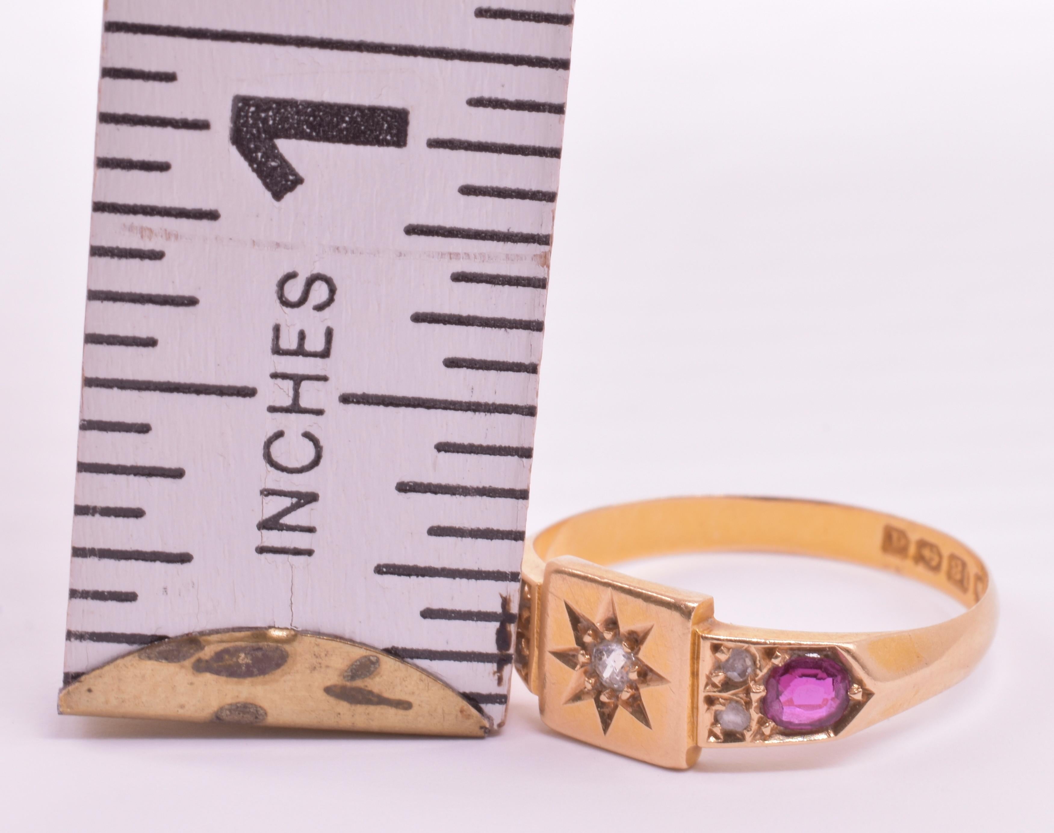 Antiker 18 Karat Rubin- und Diamantring mit Sternenbesatz, HM Birmingham, 1903 (Antiker Kissenschliff)