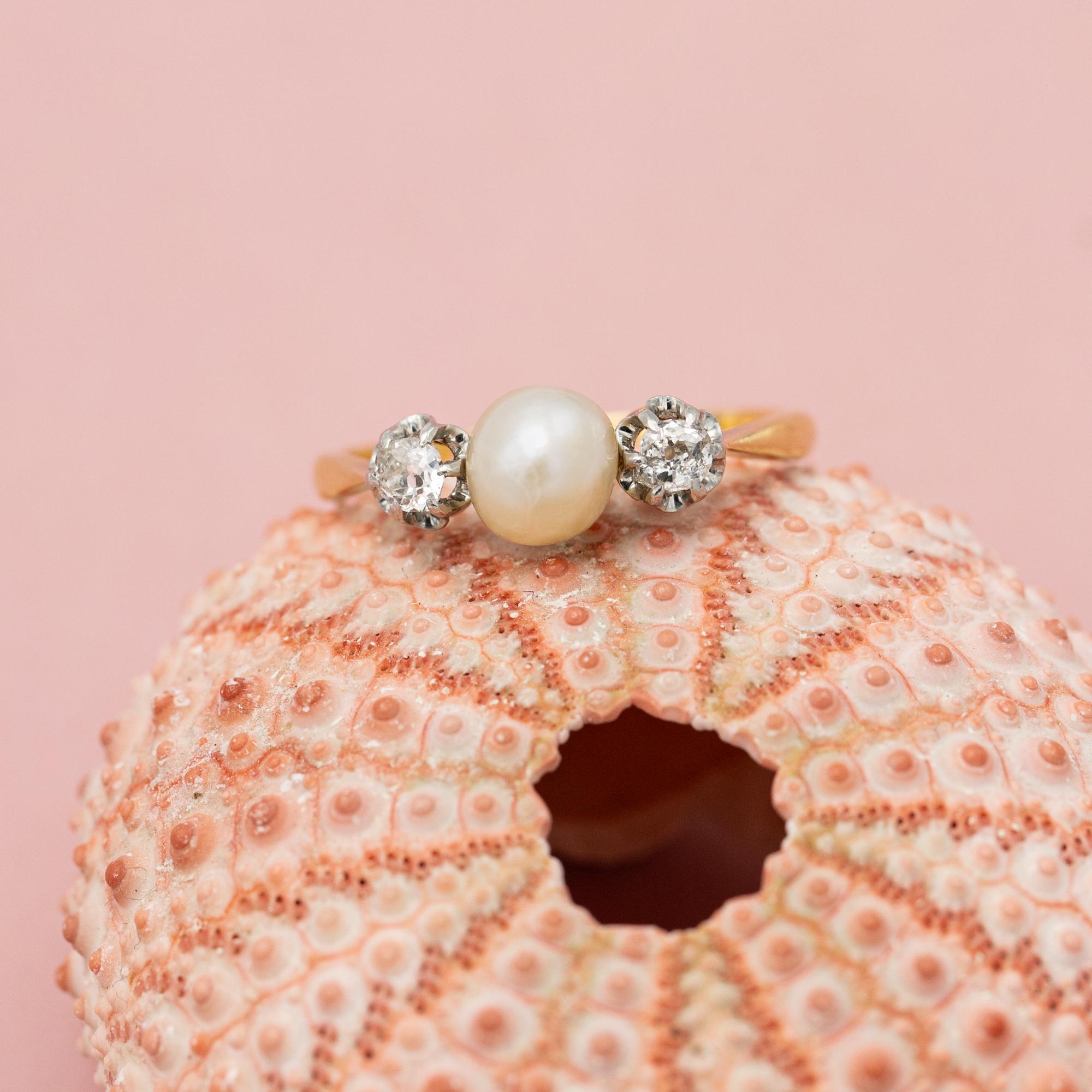 Antique 18K three stone ring - Trilogy Ring - diamonds & pearl engagement ring 3