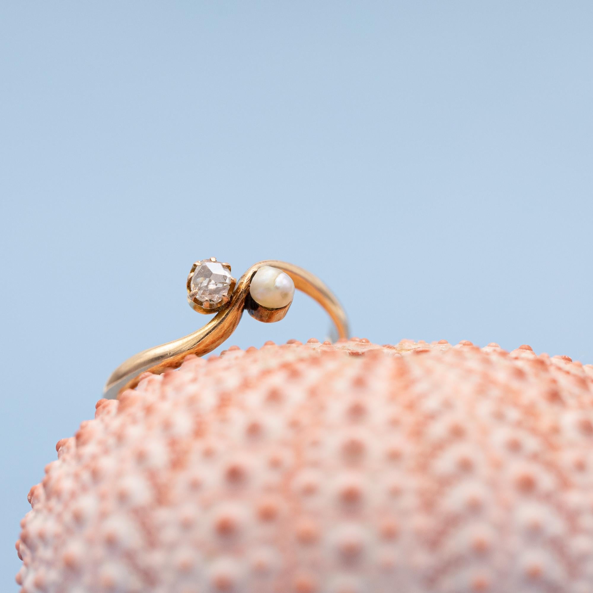 Rose Cut Antique 18K Toi et Moi ring - love ring - natural rose cut diamonds - engagement For Sale