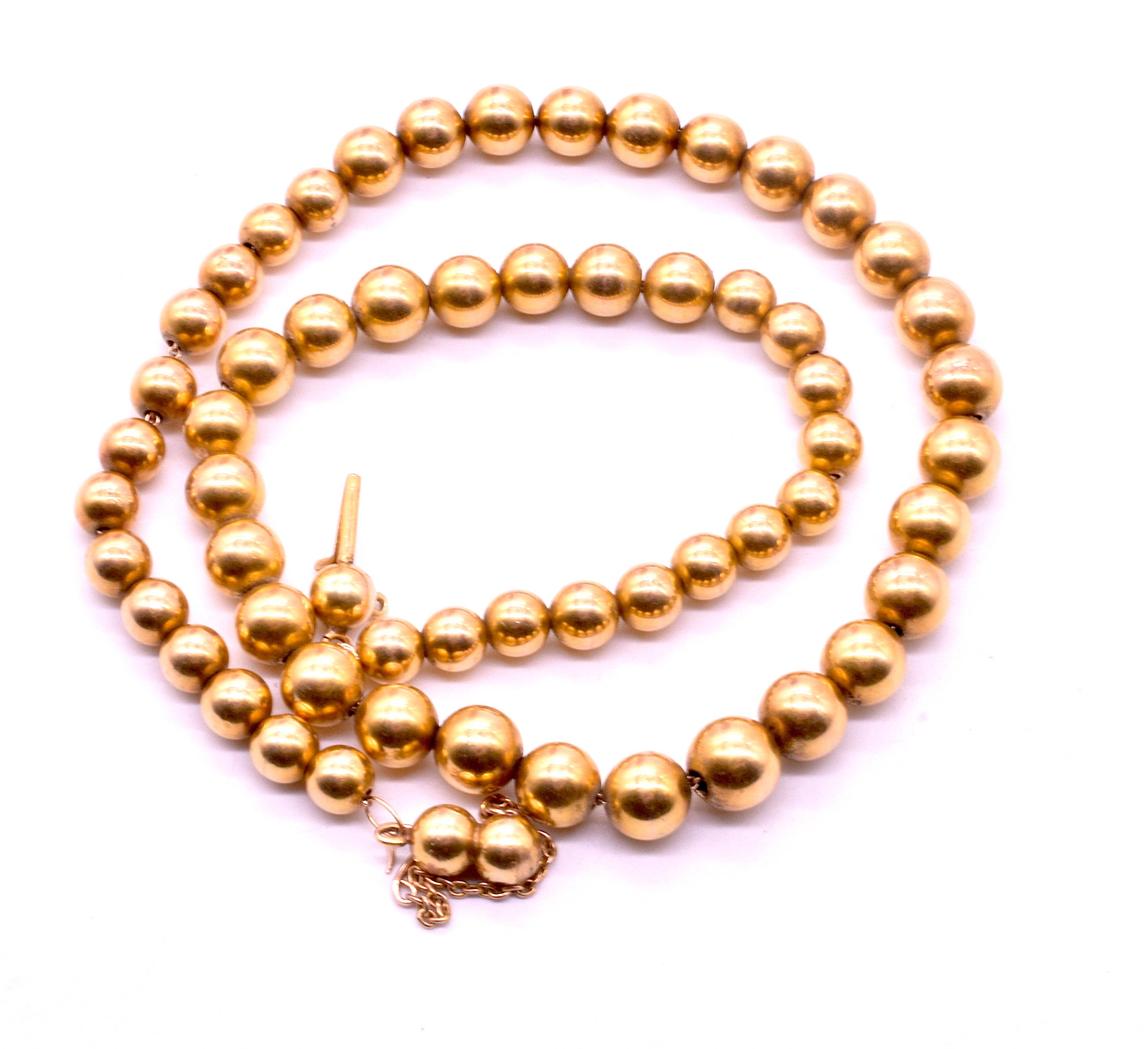 Unser viktorianisches Halsband von ca. 1860  abgestufte 18K Gelbgold handgefertigte massive Goldperlen aufgereiht auf eine Goldkette. Es ist das perfekte Stück, um es mit einer antiken Kette oder mit einer anderen Perlenkette zu kombinieren, wie auf