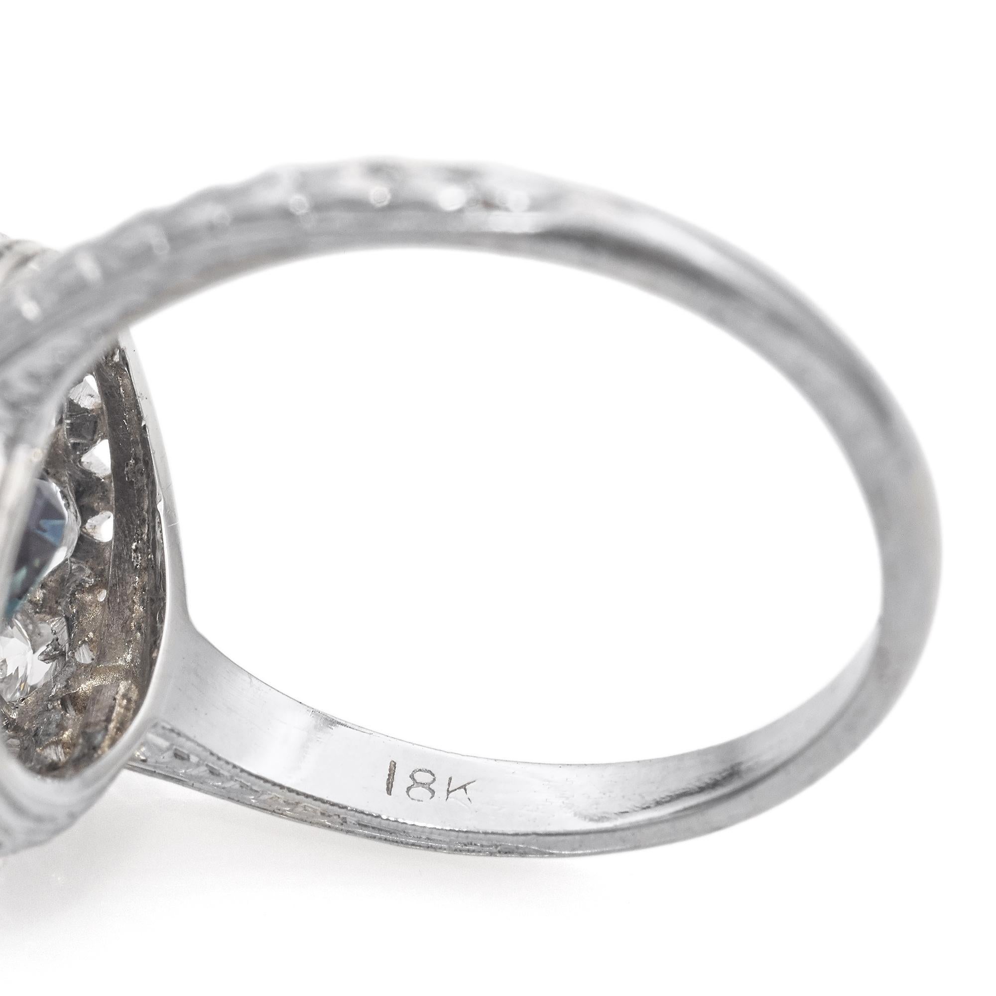 Antiker Halo-Ring, 18 Karat Weißgold, unbehandelter 2,4 Karat blauer Saphir, Diamant, GIA Damen
