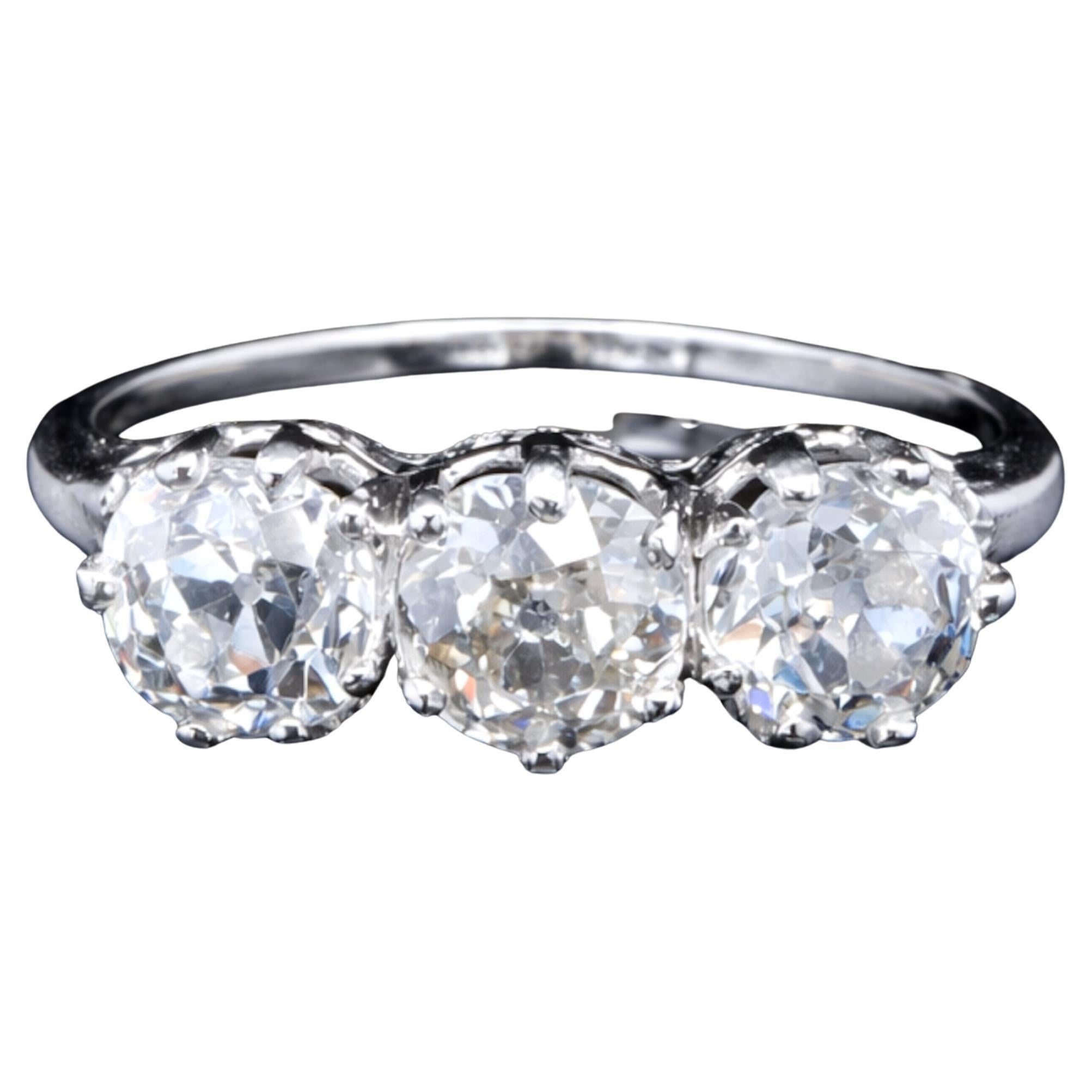 Antiker 18K Weißgold Altschliff Diamant Trilogie Ring im Angebot