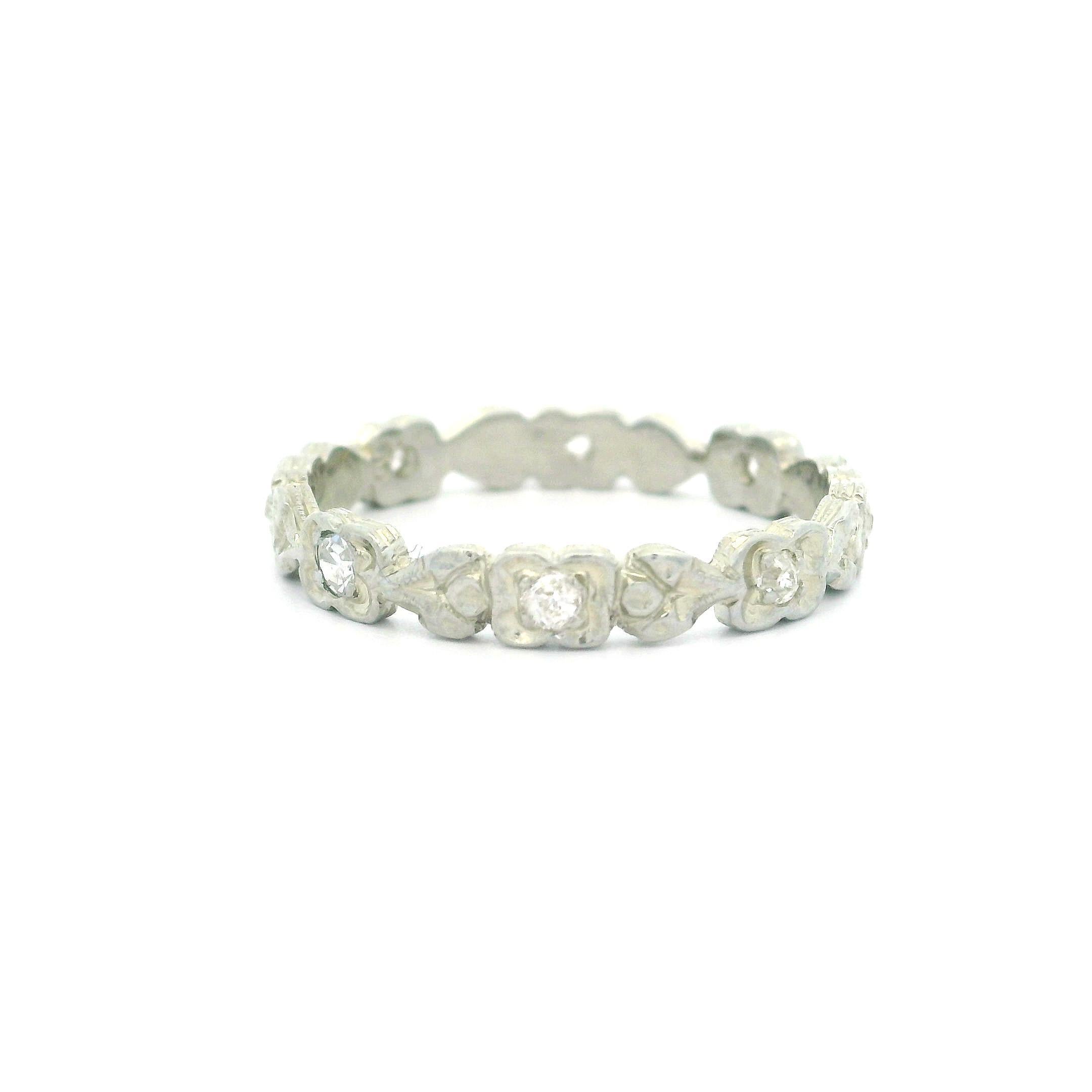 Women's Antique 18k White Gold Old European Diamond Floral Design Band Ring Size 5.5 For Sale
