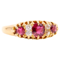 Bague ancienne en or jaune 18 carats 0.94tgw rubis et diamant 7 pierres