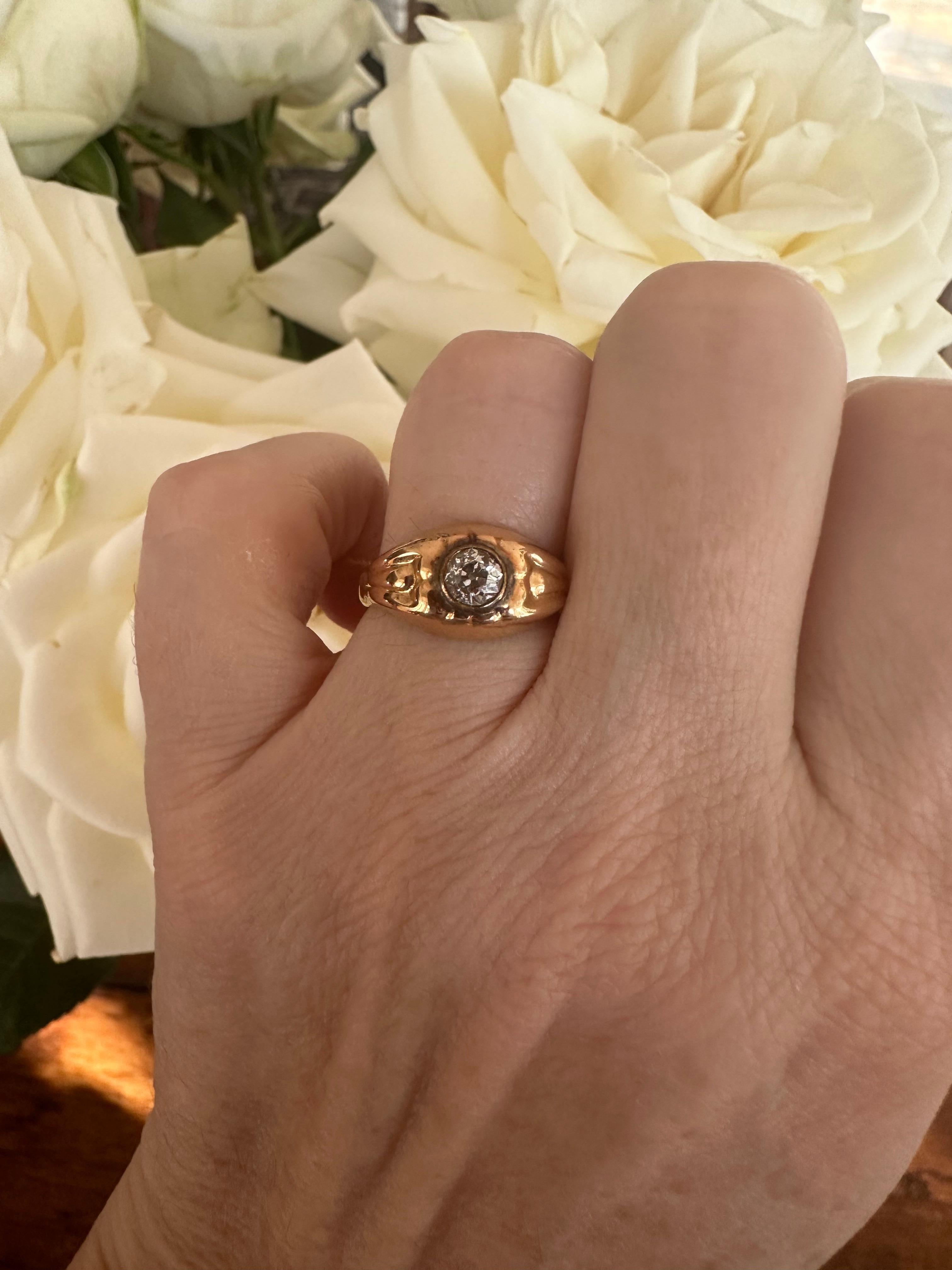 Antique 18K Yellow Gold and Diamond Solitaire Ring  For Sale 2