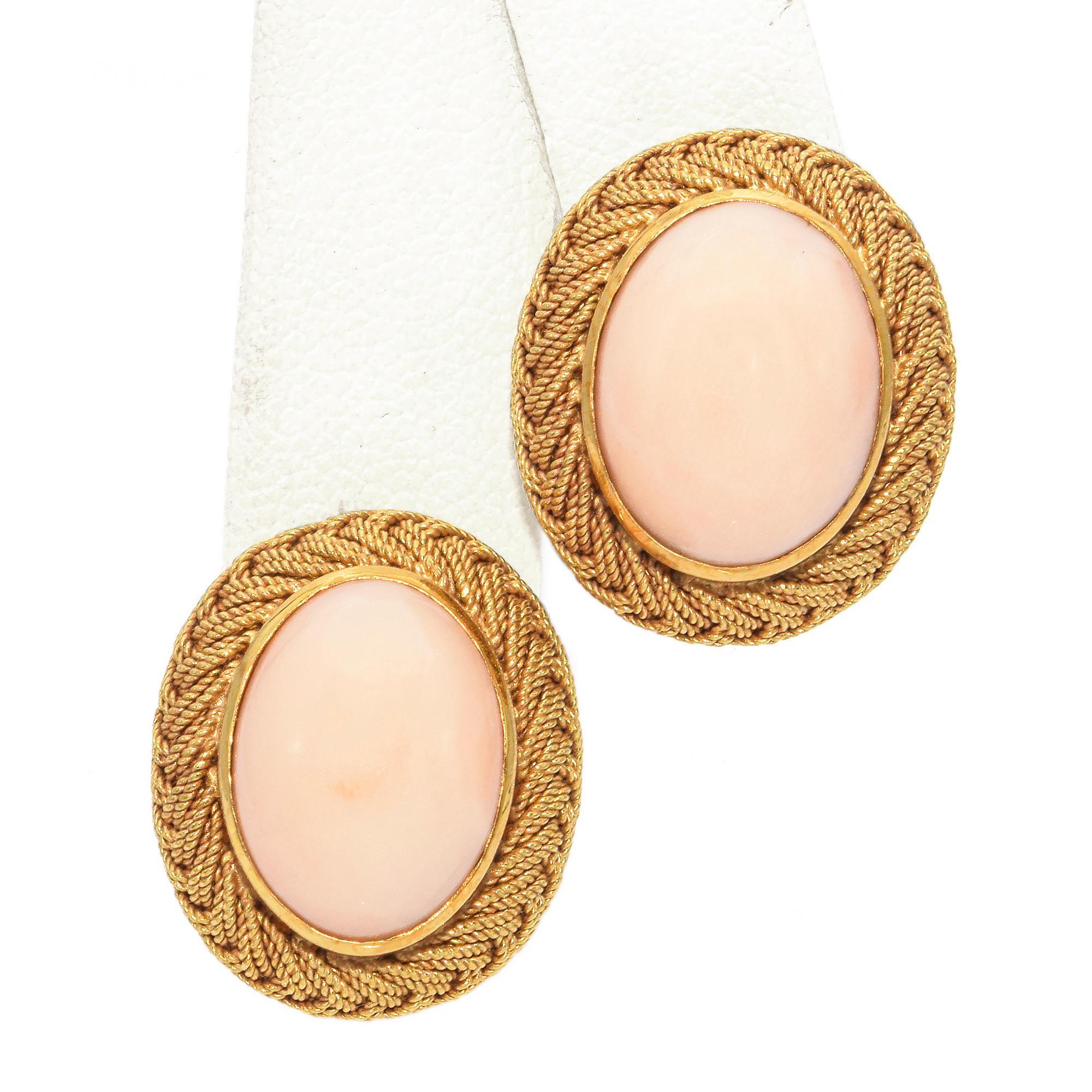 Antique 18k Yellow Gold Angel Skin Coral Earrings and Brooch Set In Good Condition For Sale In New York, NY