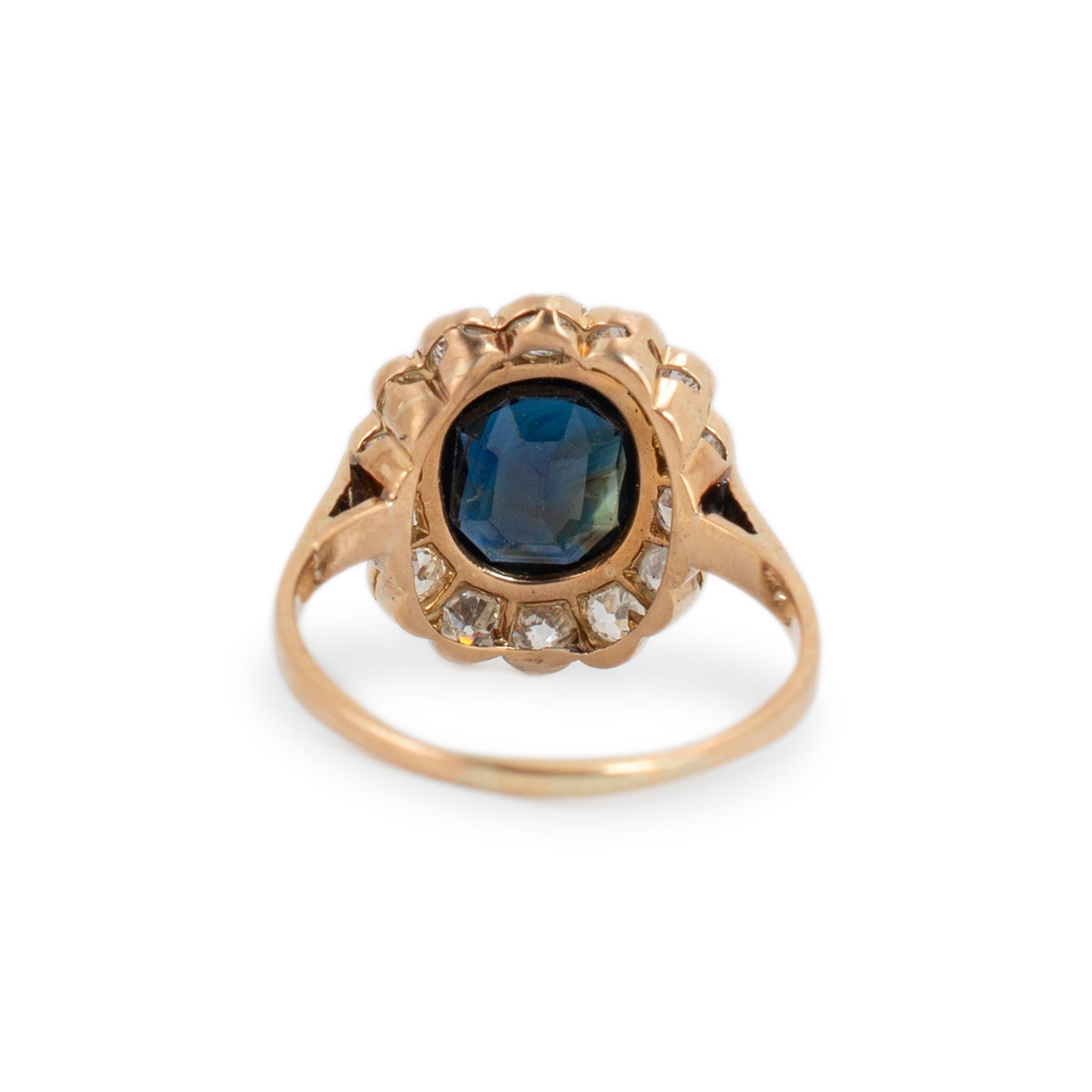 Bague cocktail ancienne en or jaune 18 carats, saphir australien et diamant européen ancien Pour femmes en vente