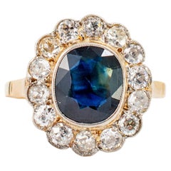 Antiguo Anillo de Cóctel de Zafiro Australiano y Diamantes Europeos Antiguos de Oro Amarillo de 18 K