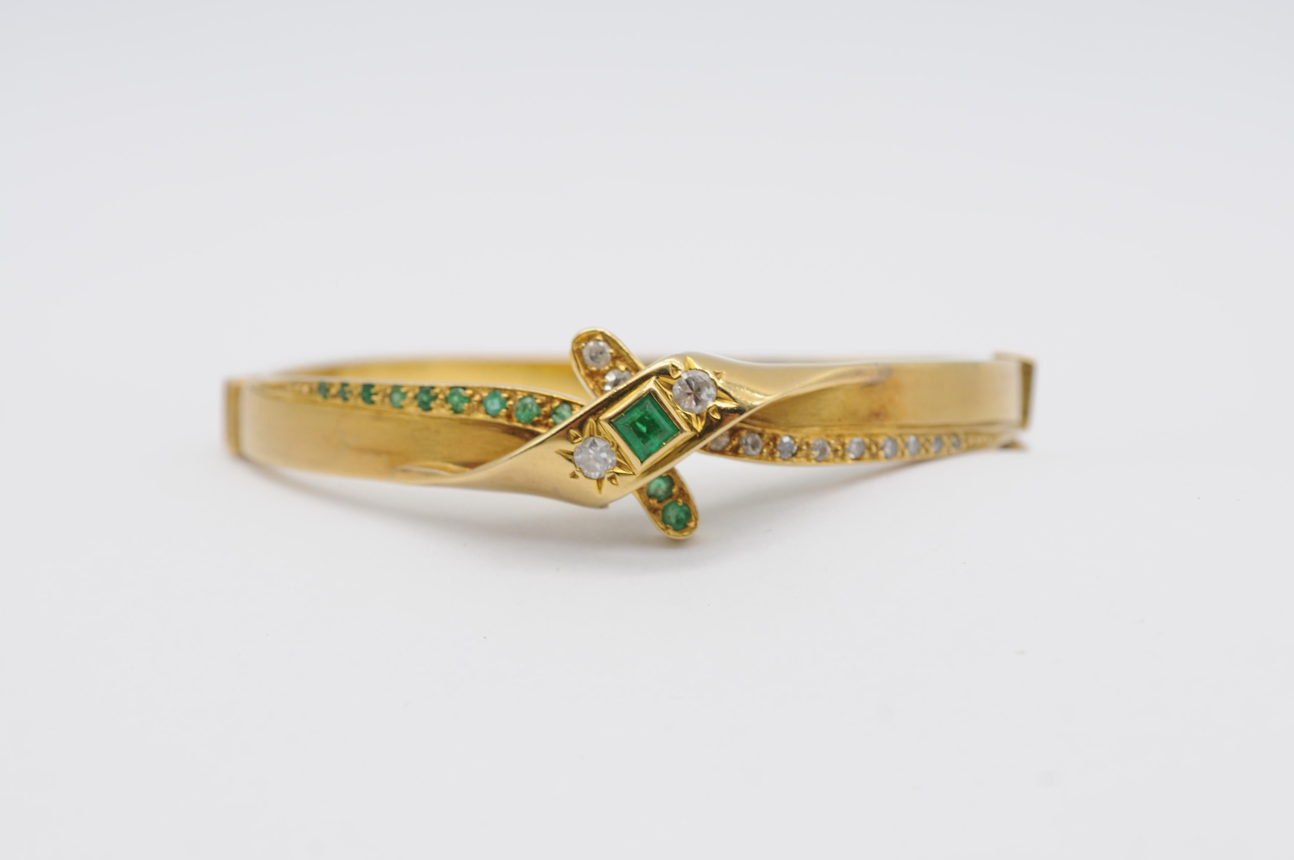 Antique 18k Yellow Gold Bracelet with 12 Emeralds (0.40ct) & 14 Diamonds For Sale 4