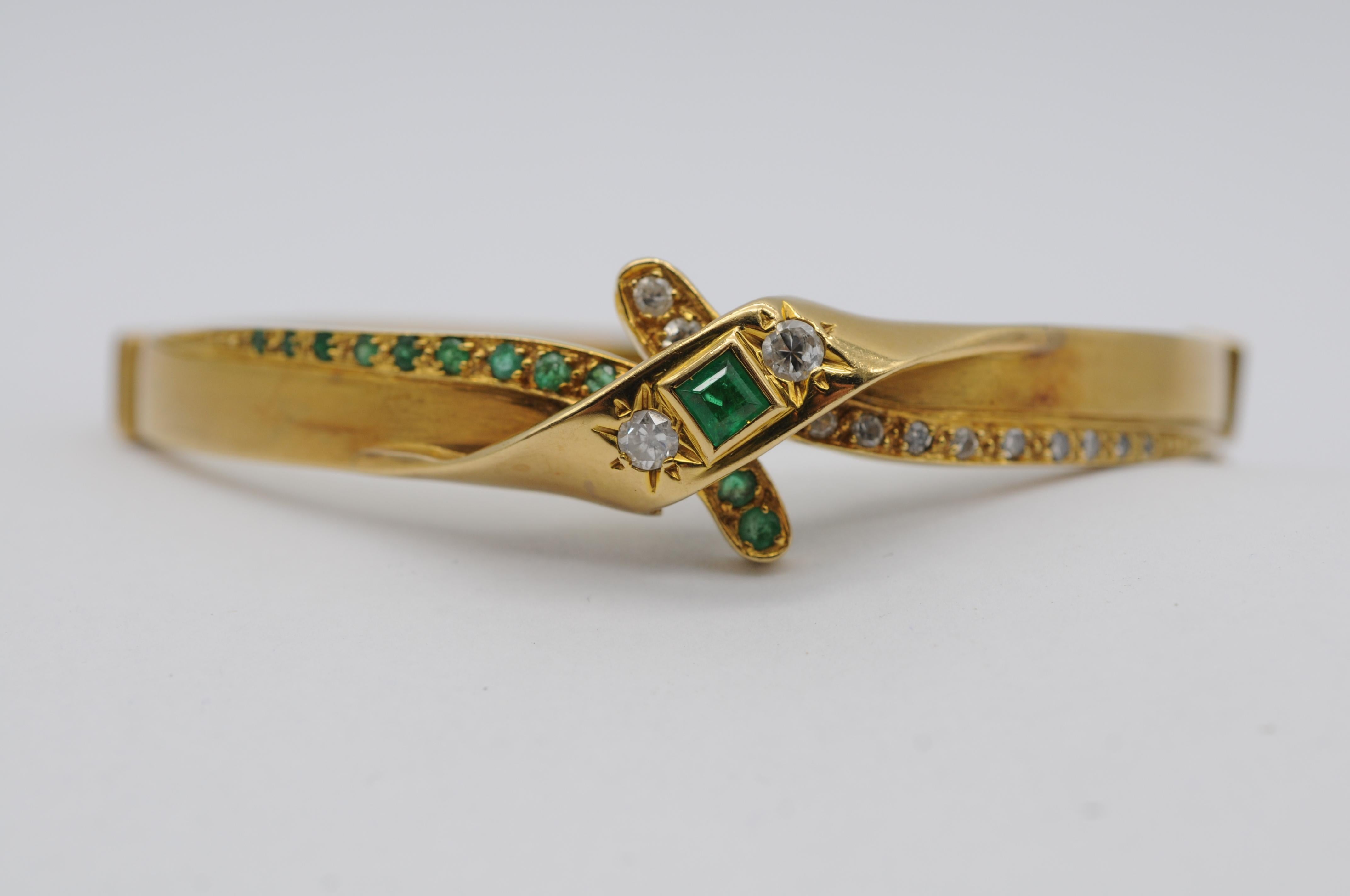 Women's or Men's Antique 18k Yellow Gold Bracelet with 12 Emeralds (0.40ct) & 14 Diamonds For Sale