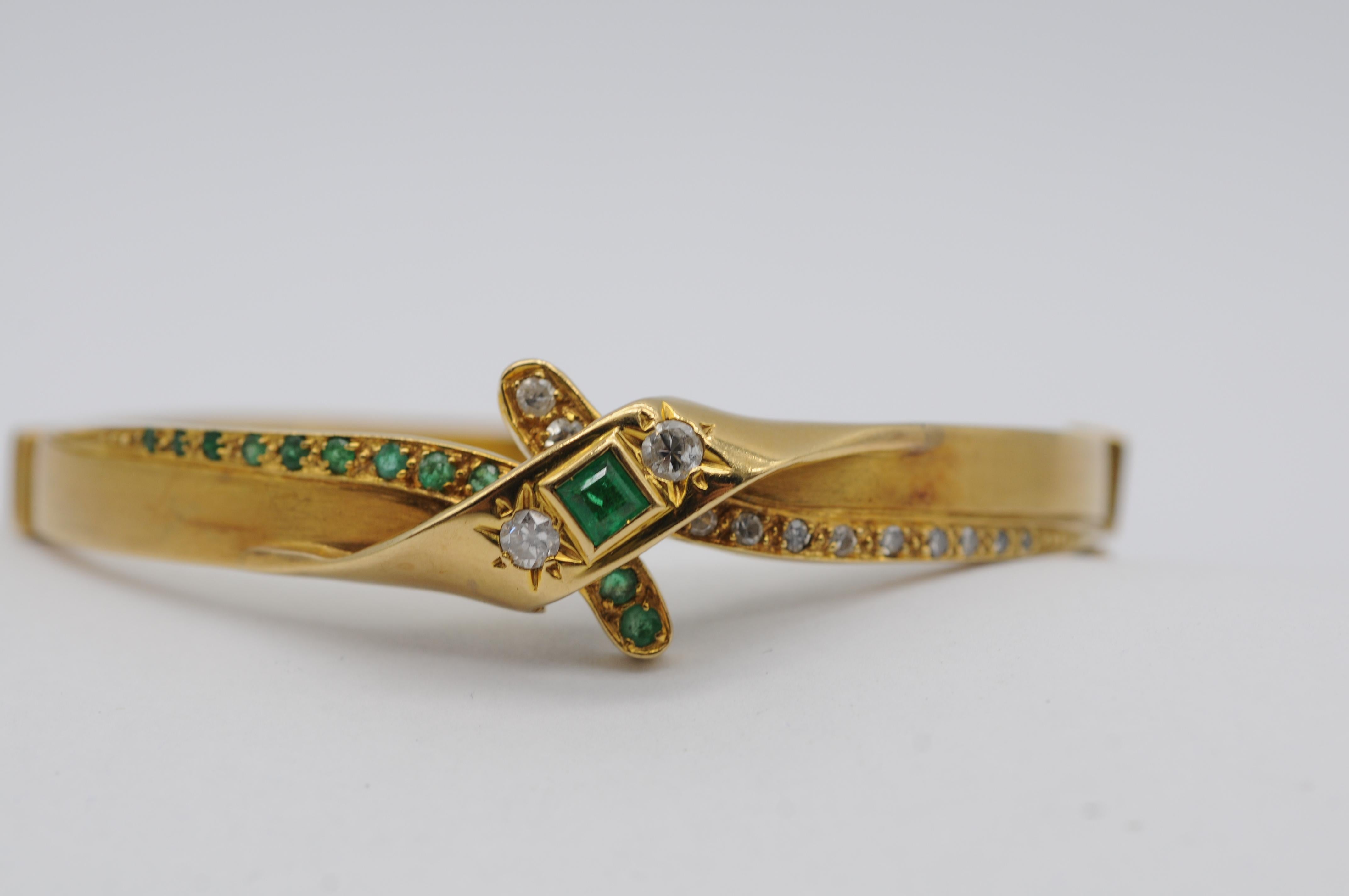 Antique 18k Yellow Gold Bracelet with 12 Emeralds (0.40ct) & 14 Diamonds For Sale 1