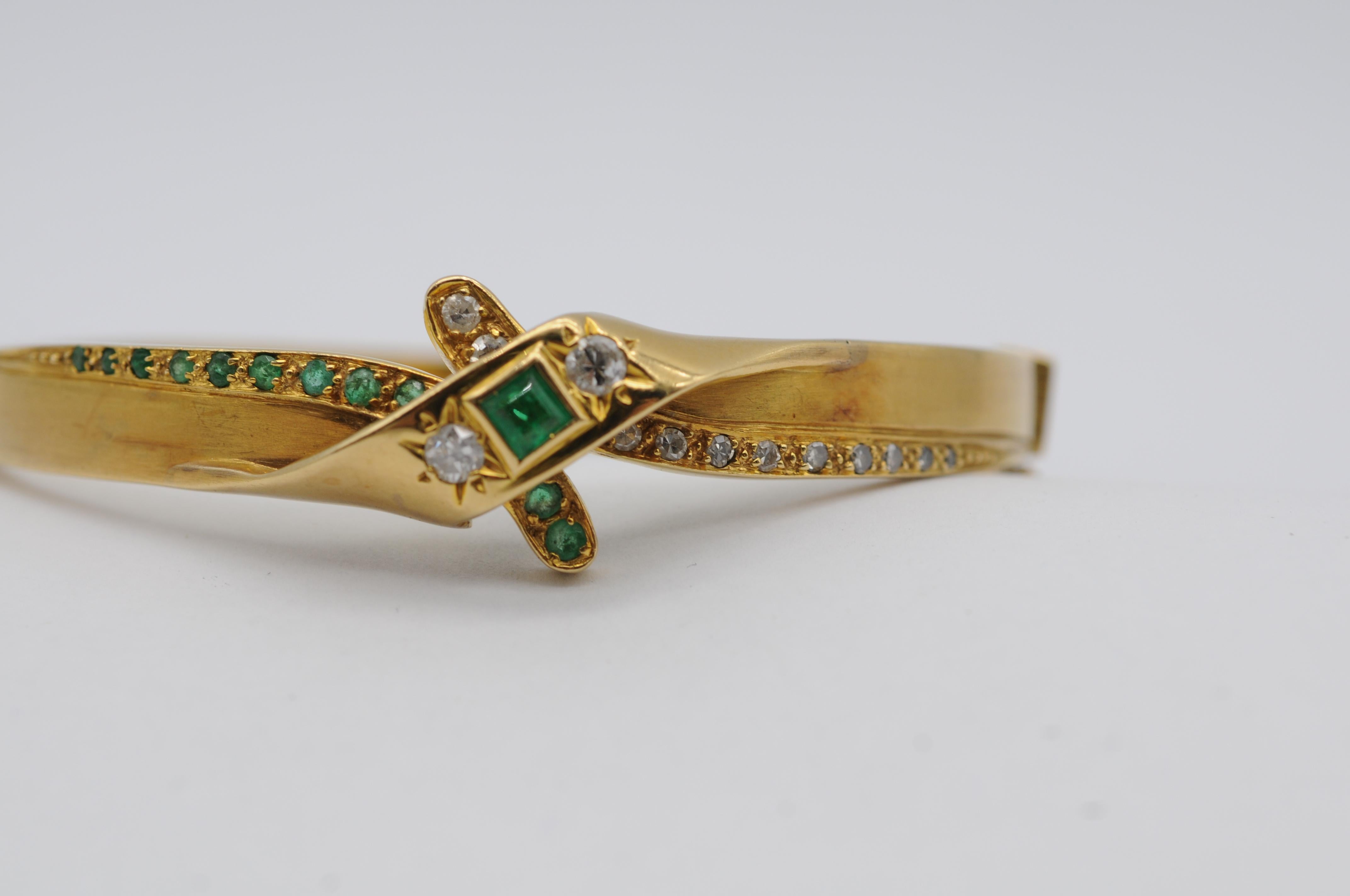 Antique 18k Yellow Gold Bracelet with 12 Emeralds (0.40ct) & 14 Diamonds For Sale 2