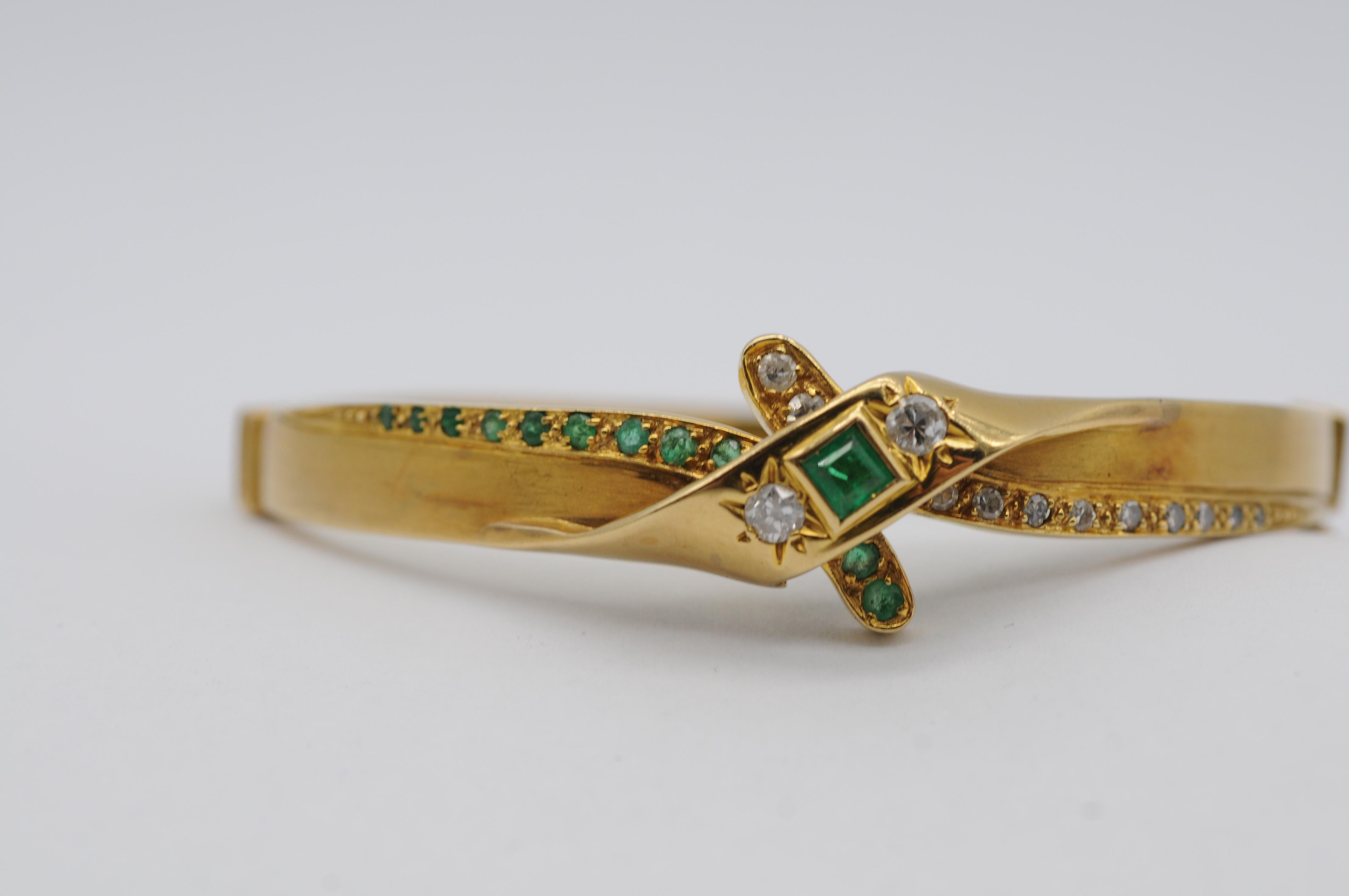 Antique 18k Yellow Gold Bracelet with 12 Emeralds (0.40ct) & 14 Diamonds For Sale 3
