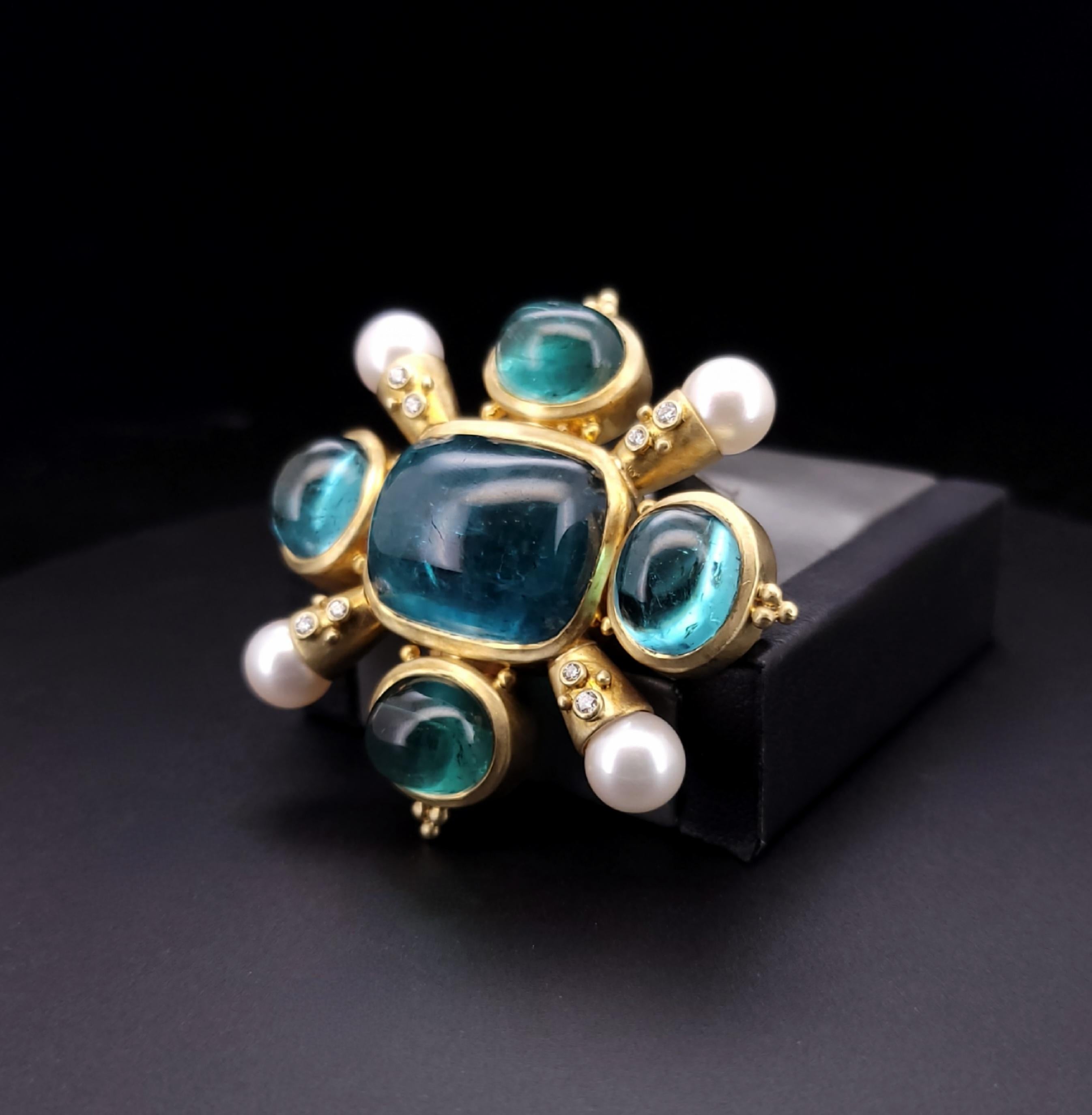 Antike Brosche aus 18 Karat Gelbgold mit Aquamarin-Perlen und Diamanten im Angebot 1