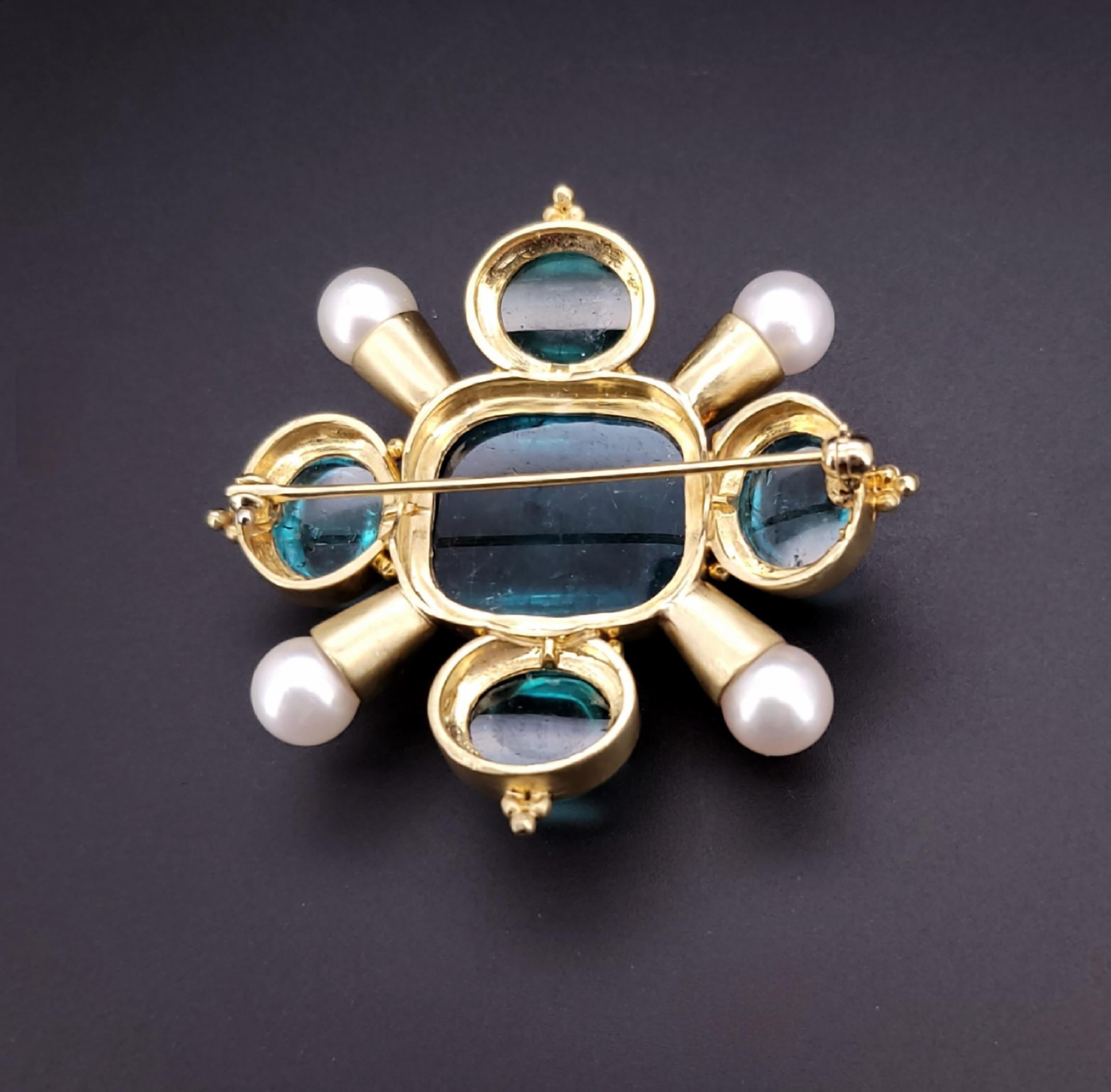 Antike Brosche aus 18 Karat Gelbgold mit Aquamarin-Perlen und Diamanten im Angebot 2