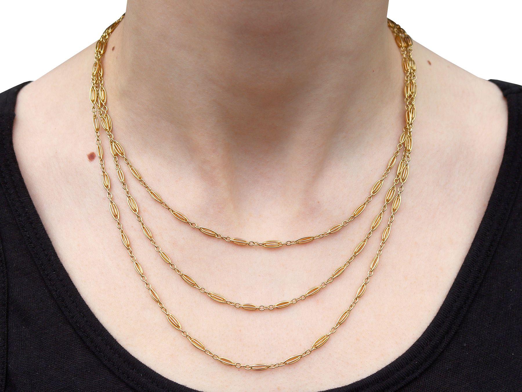 Chaîne ancienne victorienne en or jaune 18K Circa 1890 en vente 1