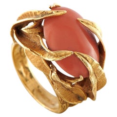 Antique 18K Yellow Gold Coral Cabochon Sculptural Leaf Motif Ring MF23-062526