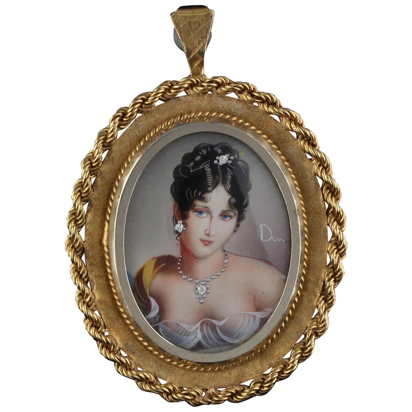 Pendentif ou broche ancienne en or jaune 18 carats représentant une femme peinte à la main