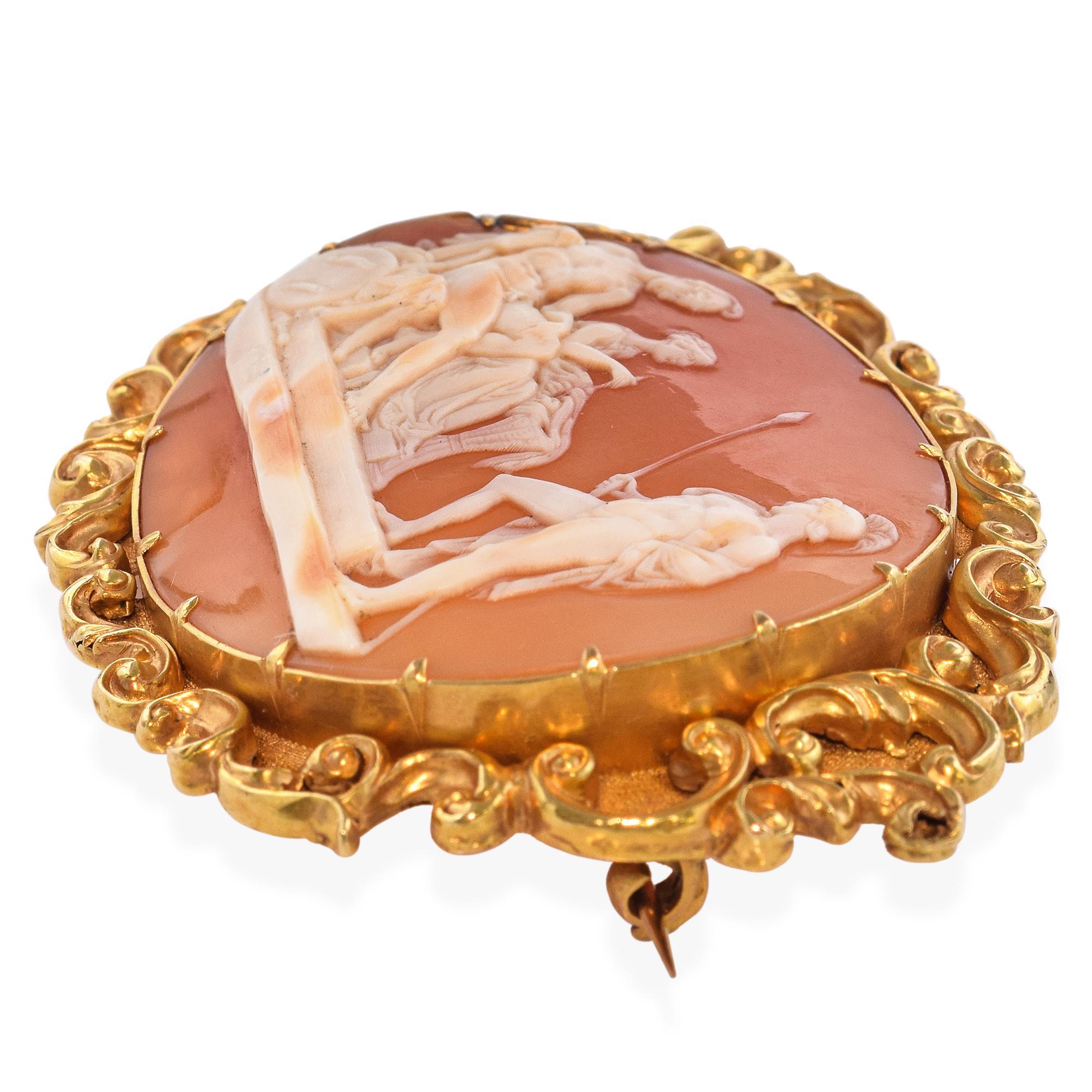 Broche camée ancienne « Hector going to see Paris » en or jaune 18 carats Bon état - En vente à New York, NY