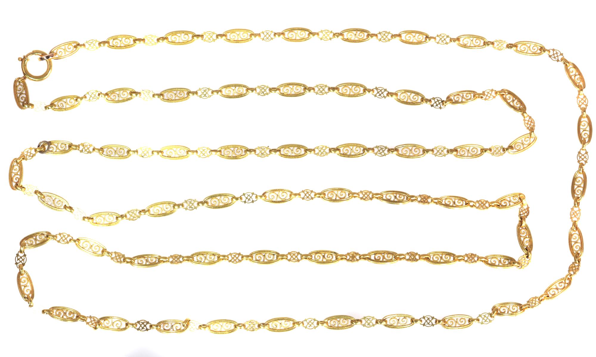 Victorian Antique 18 Karat Yellow Gold Long Sautoir Long Gold Necklace 135 cm Long For Sale