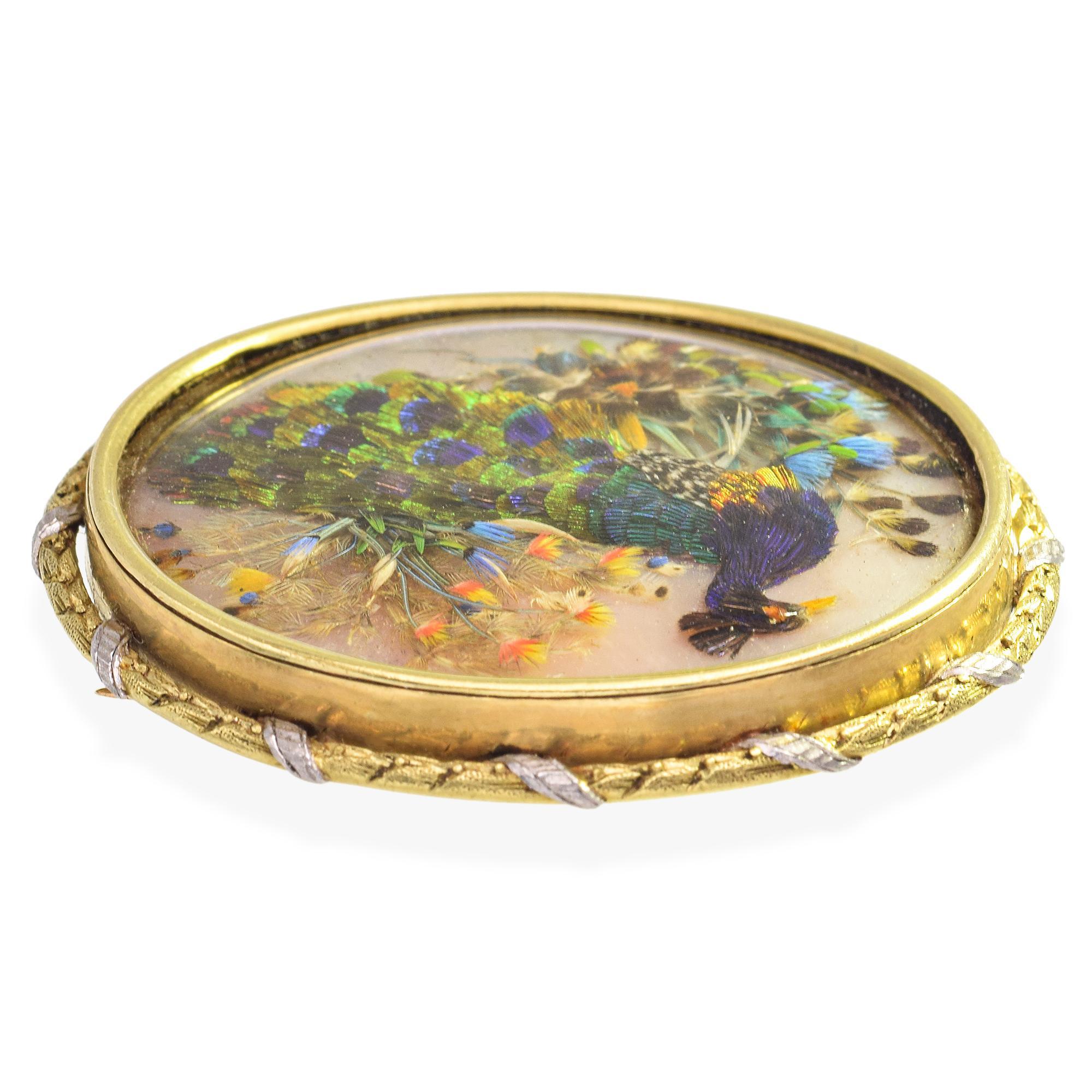 Antique 18k Yellow Gold Peacock Feather Appliqué On Mother Of Pearl Brooch In Good Condition For Sale In New York, NY