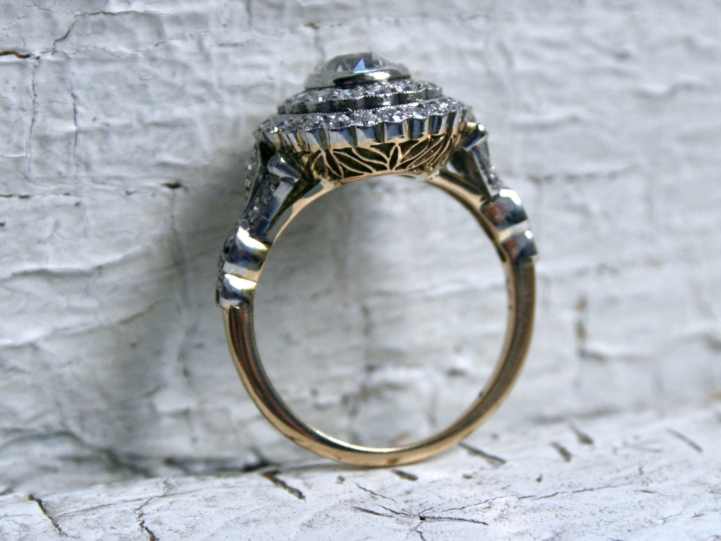 Women's or Men's Antique 18 Karat Yellow Gold / Platinum Diamond Cluster Ring, 2.93 Carat