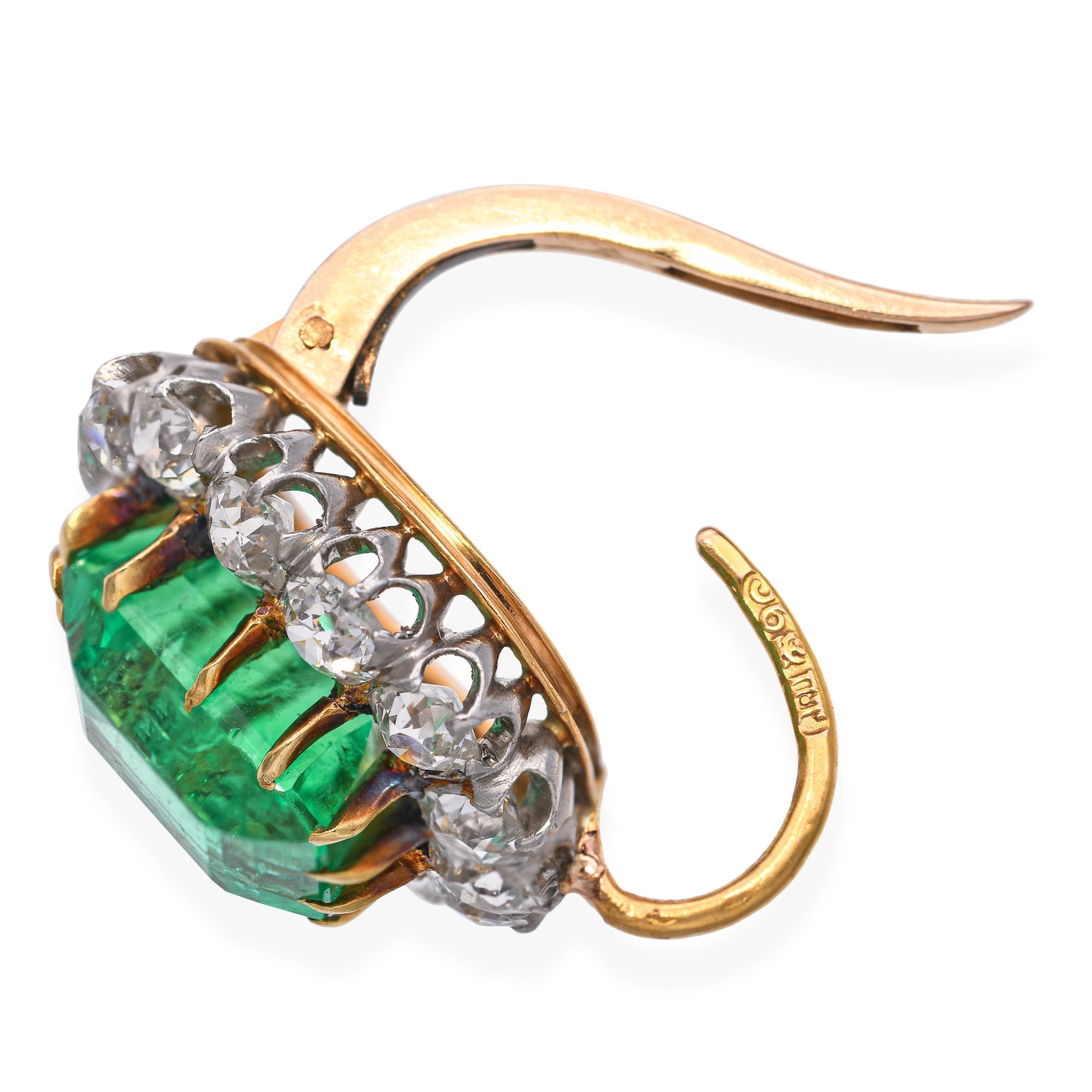 Boucles d'oreilles anciennes en or jaune 18k et platine avec émeraude colombienne et diamant GIA en vente 1