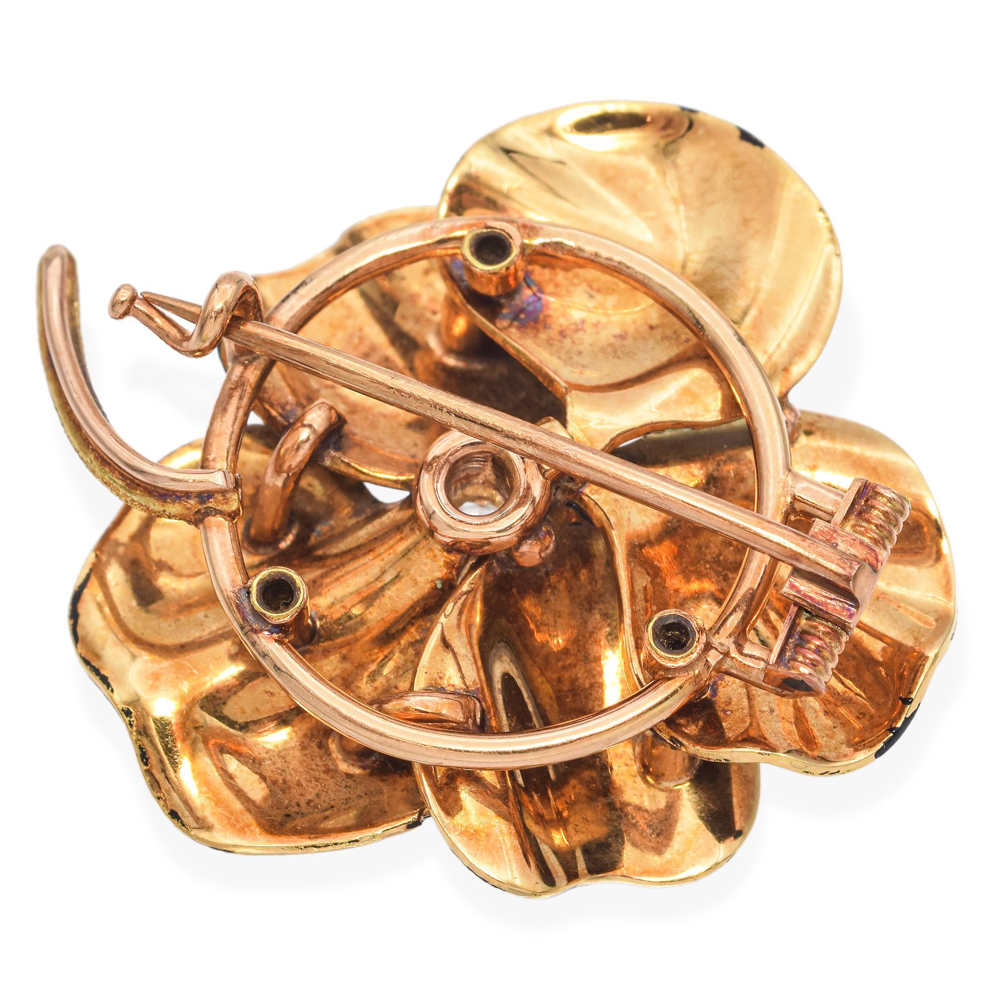 Antique 18K Yellow Gold Purple Pansy Enamel Brooch In Good Condition For Sale In New York, NY
