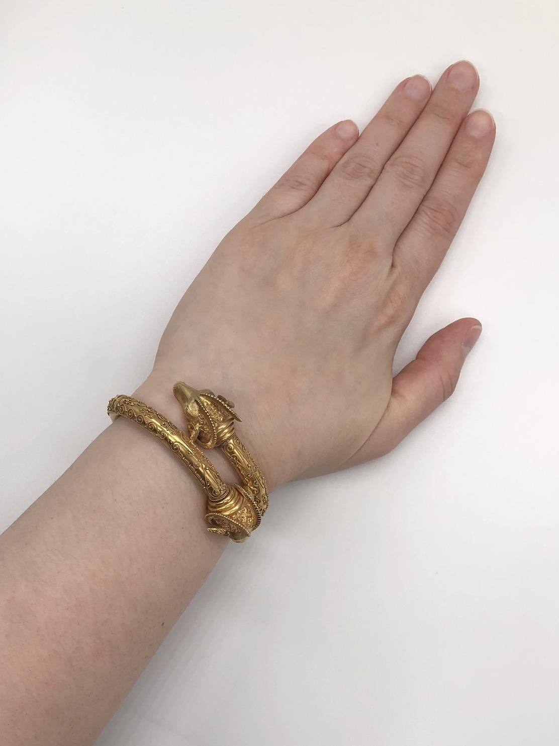 Antique 18 Karat Yellow Gold Rams Head Etruscan Revival Bangle, circa 1880s In Good Condition In New York, NY