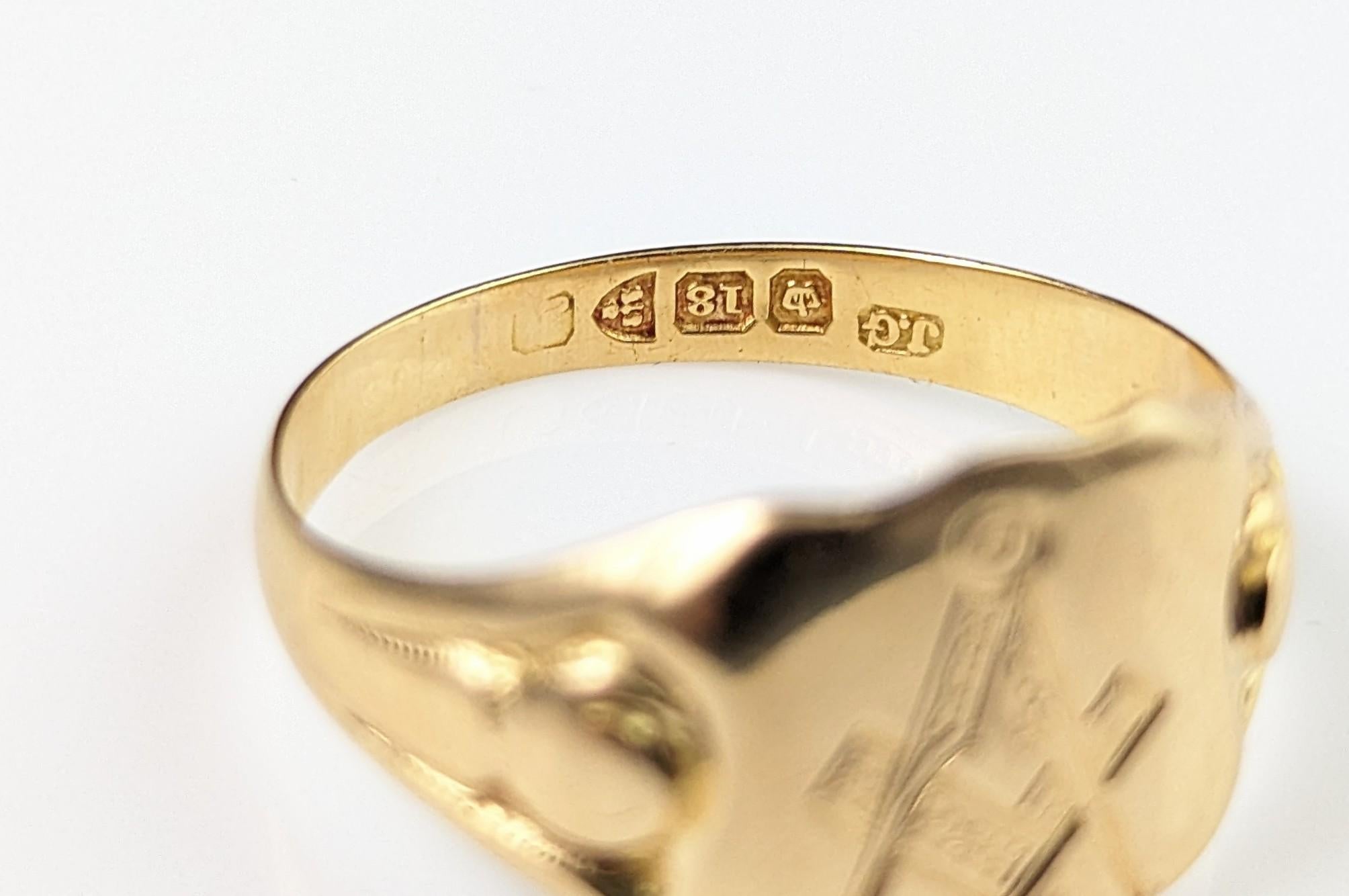 Antique 18k yellow gold signet ring, Masonic  For Sale 8