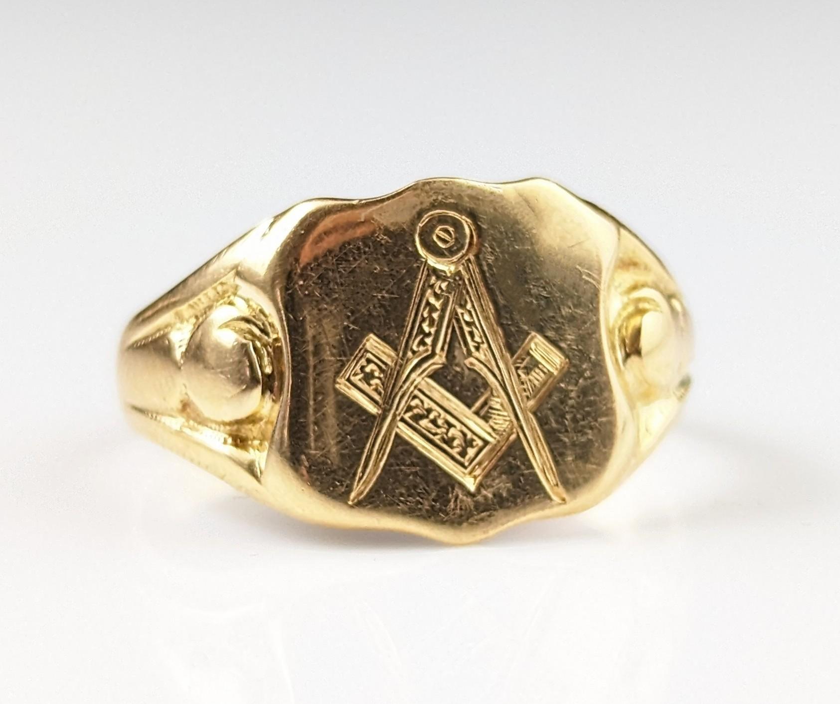 Antique 18k yellow gold signet ring, Masonic  For Sale 4