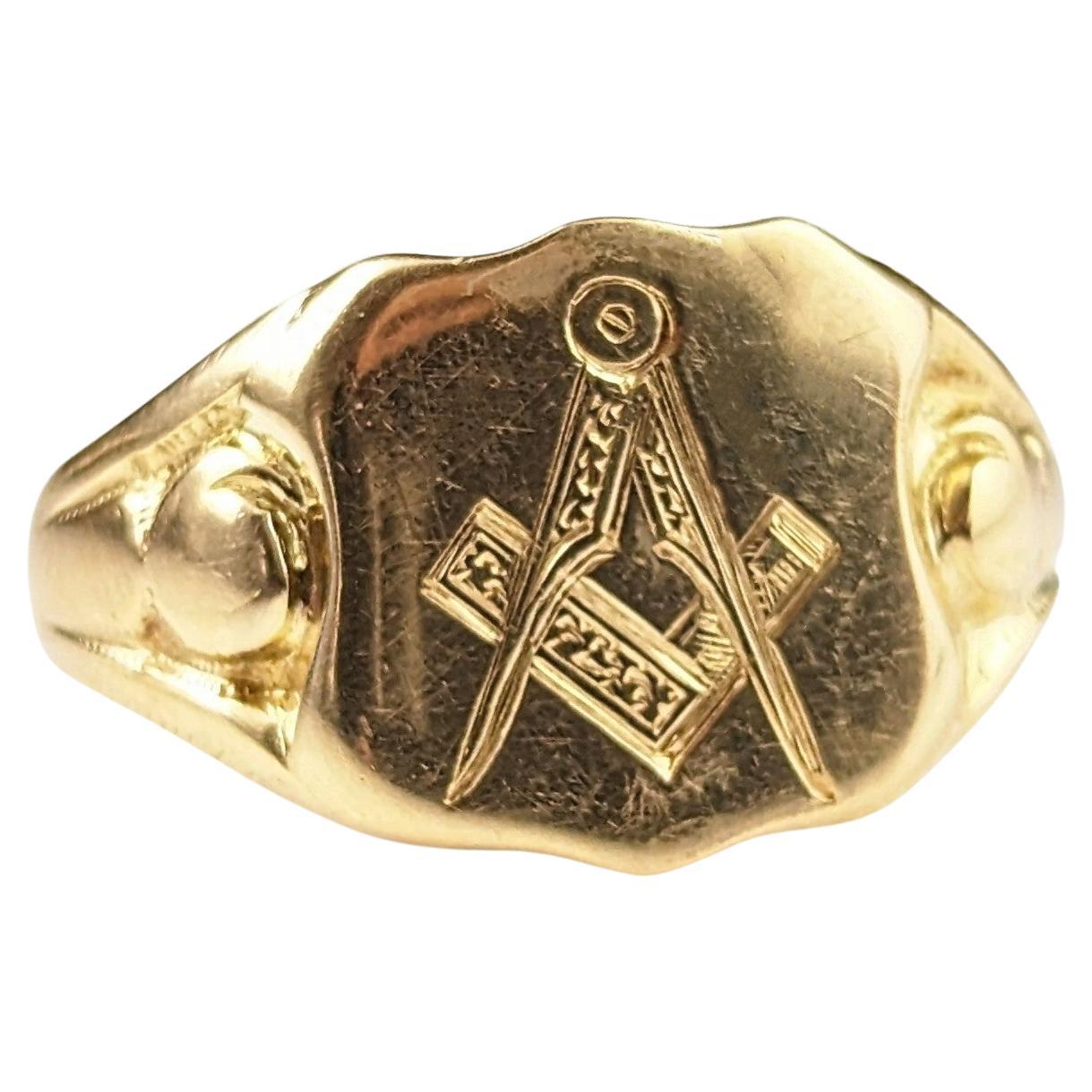 Antique 18k yellow gold signet ring, Masonic  For Sale
