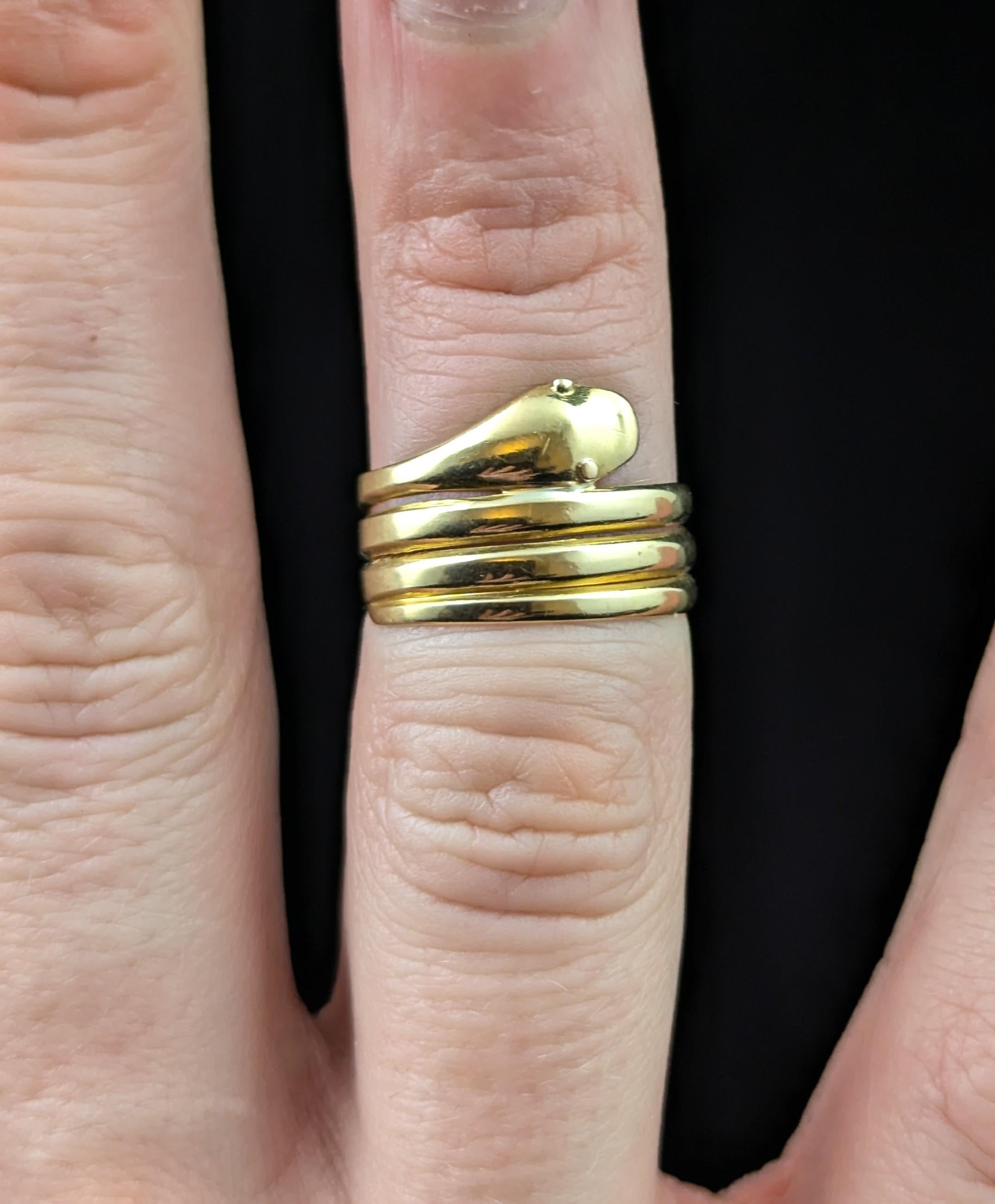 Antique 18k yellow gold snake ring, Victorian In Good Condition In NEWARK, GB