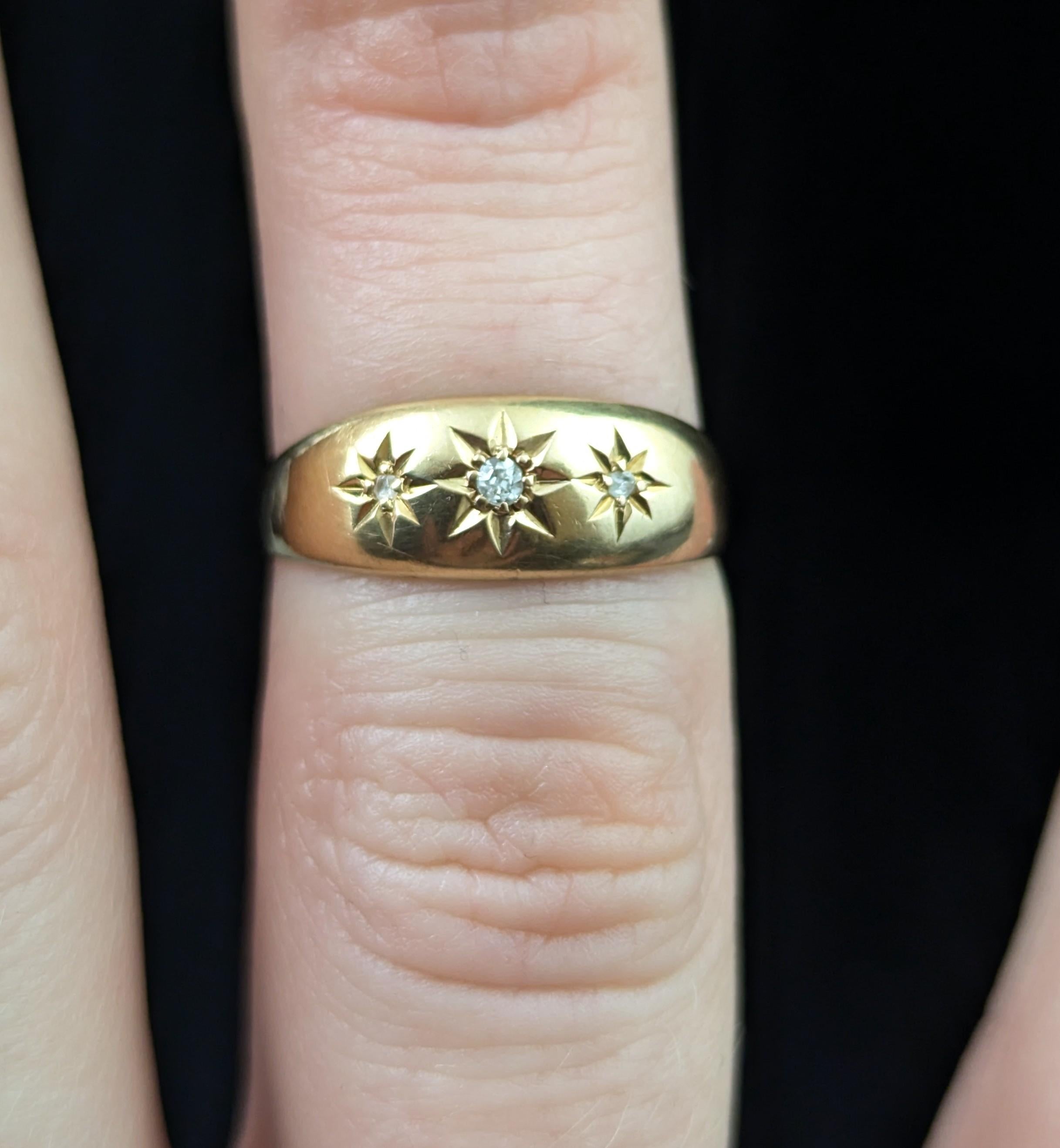 Women's Antique 18k yellow gold star set diamond ring, Art Deco era