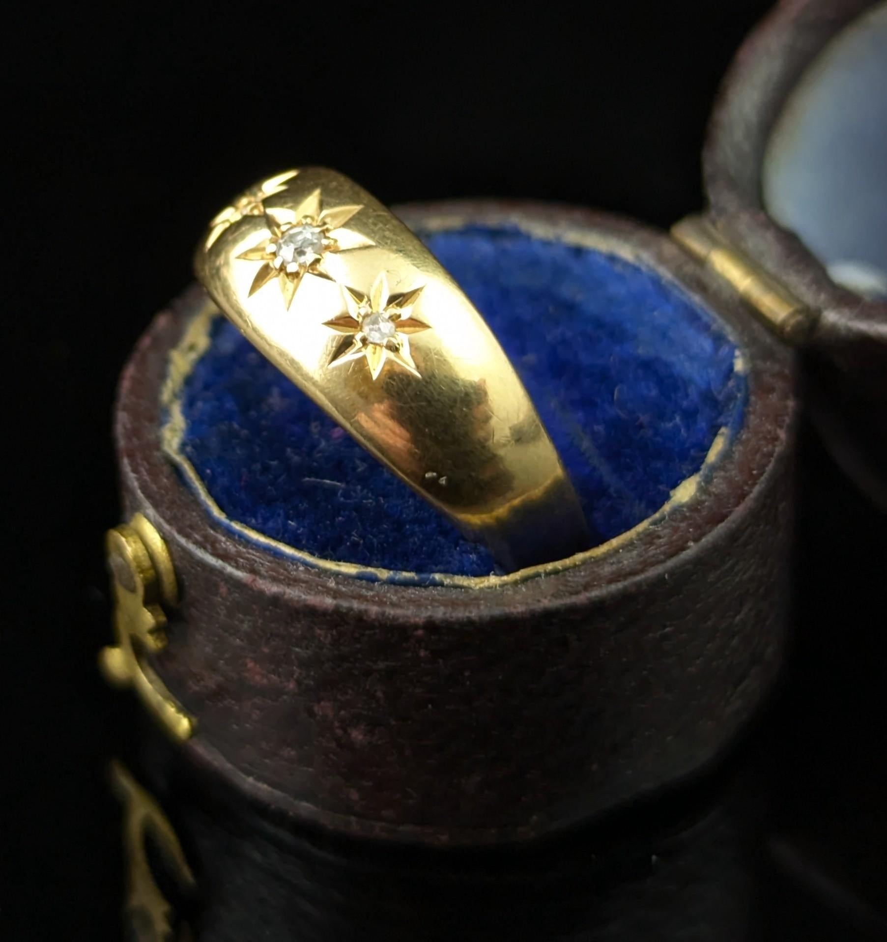 Antique 18k yellow gold star set diamond ring, Art Deco era 1