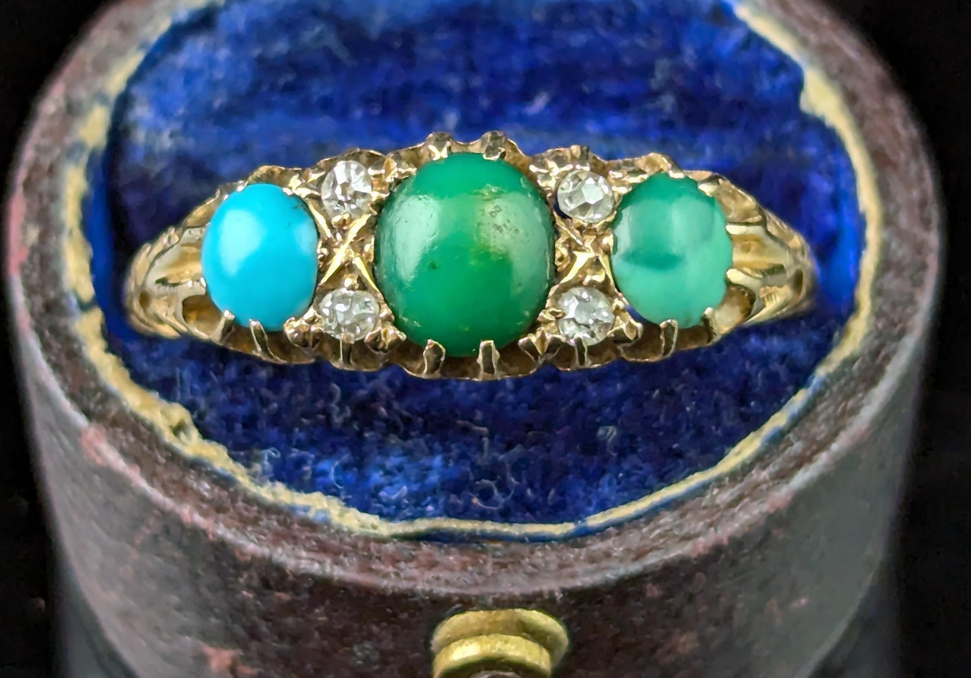 Antique 18k yellow gold Turquoise and Diamond ring In Good Condition In NEWARK, GB
