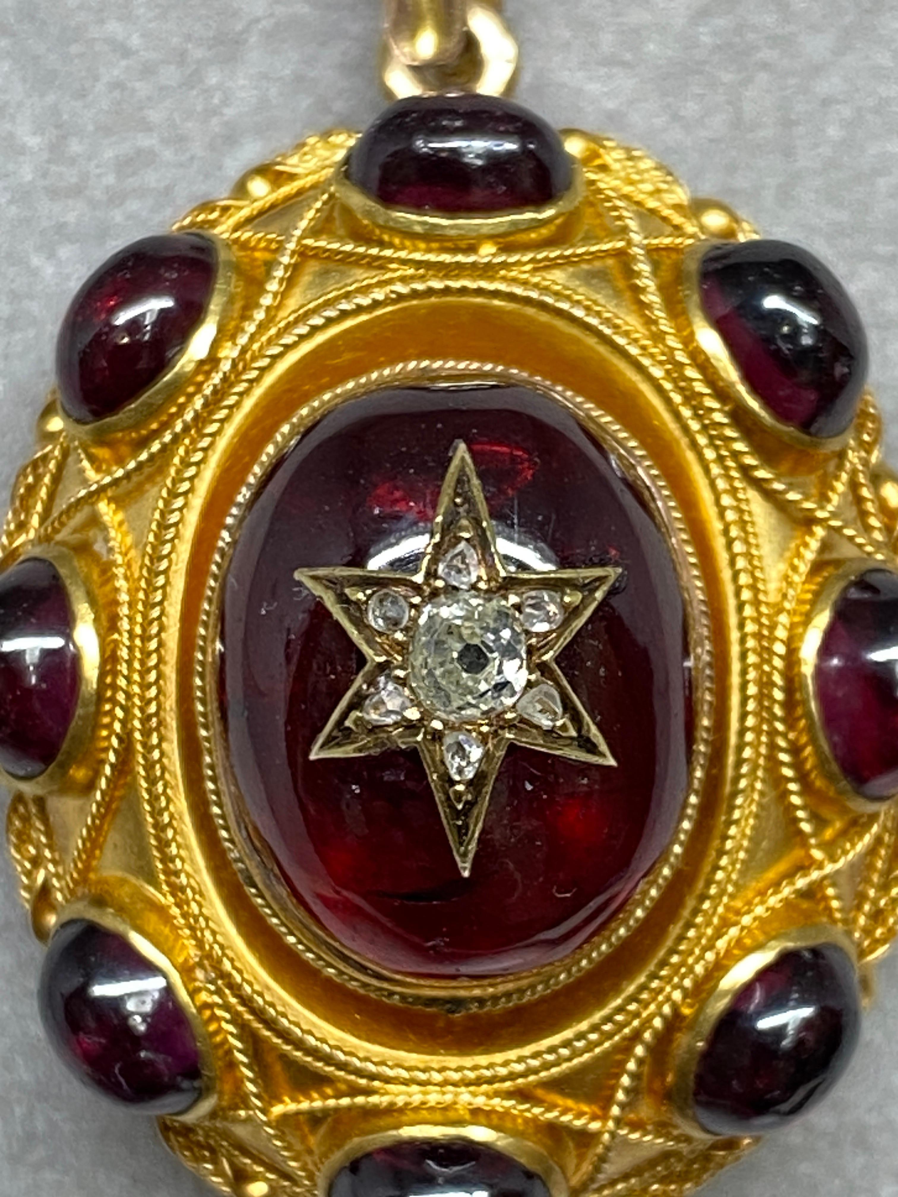 Pendentif médaillon victorien ancien en or jaune 18 carats, grenat et diamant étoilé  en vente 8