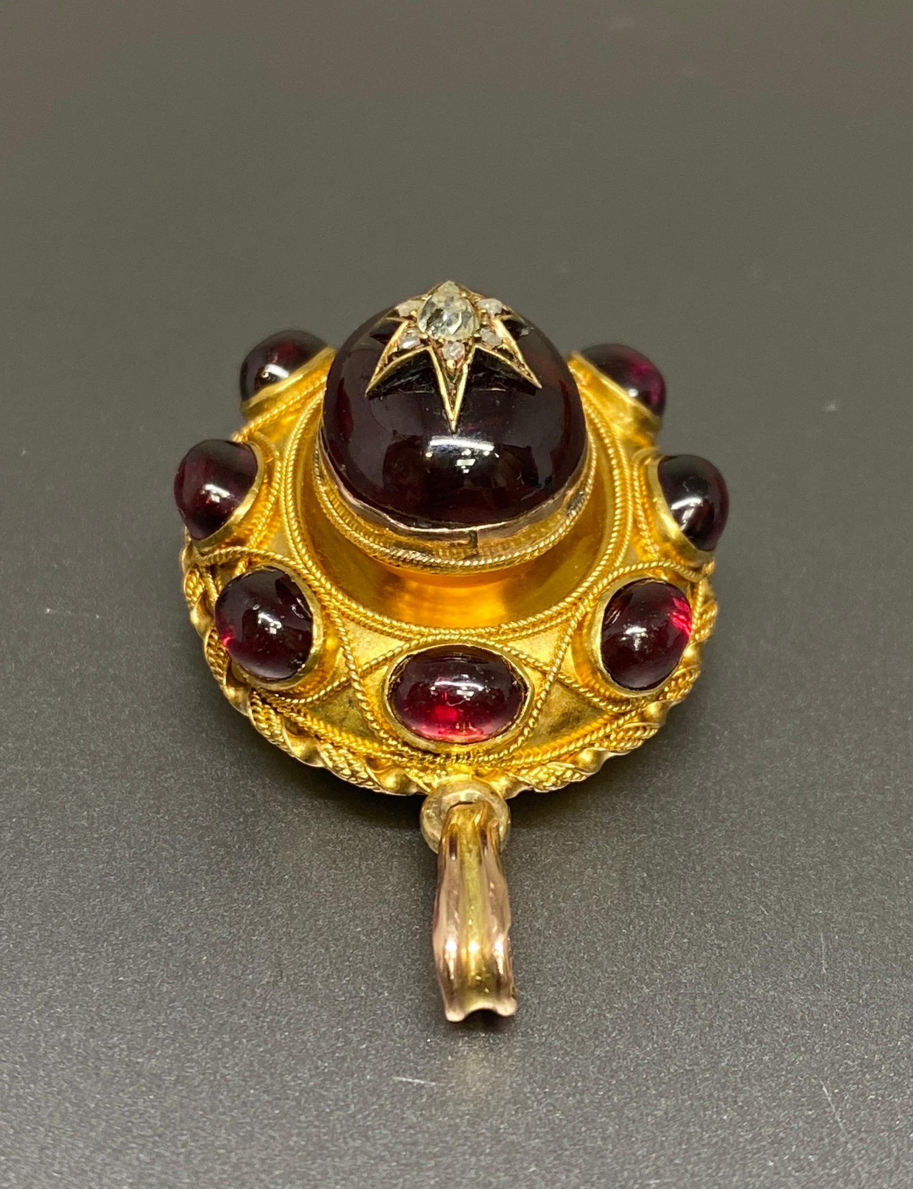 Pendentif médaillon victorien ancien en or jaune 18 carats, grenat et diamant étoilé  en vente 1