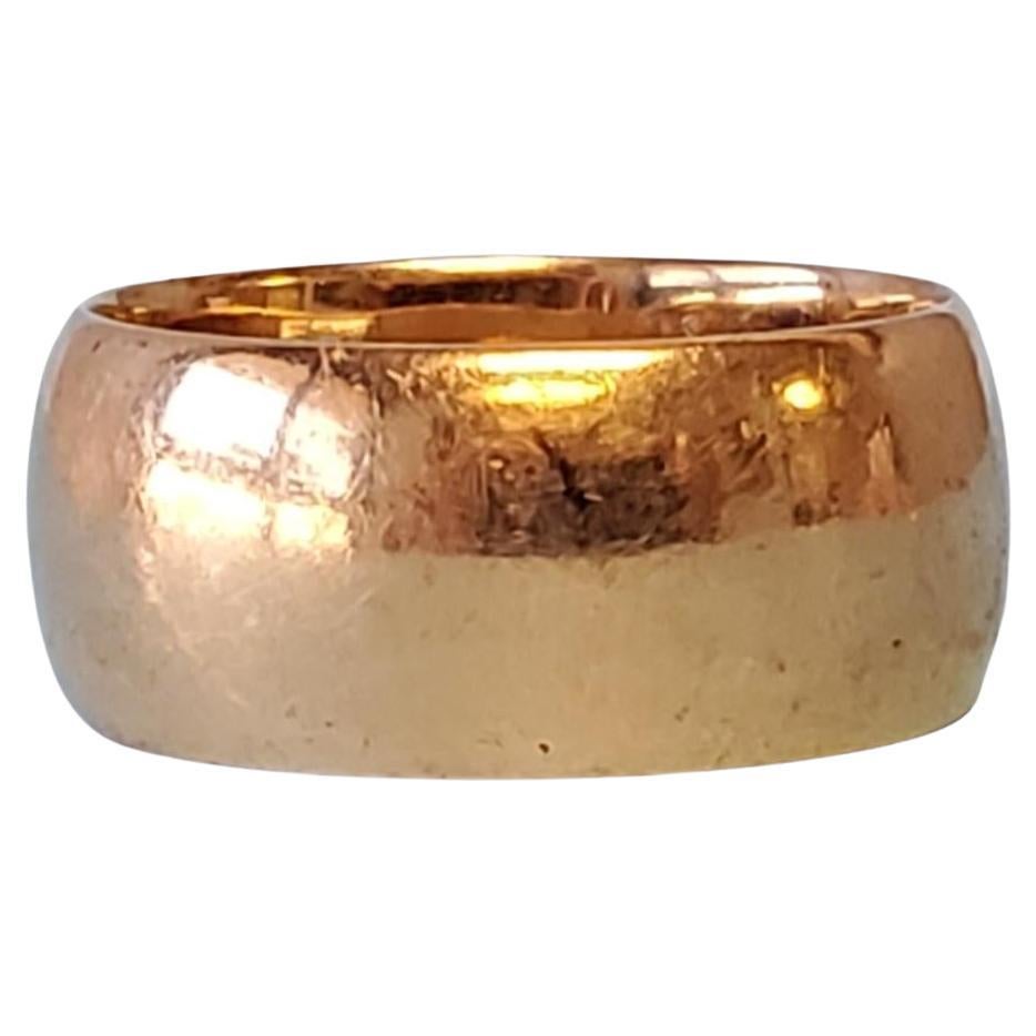 Antique 18k Yellow Gold Wide Band Heavy Engraved Circa 1896 For Sale